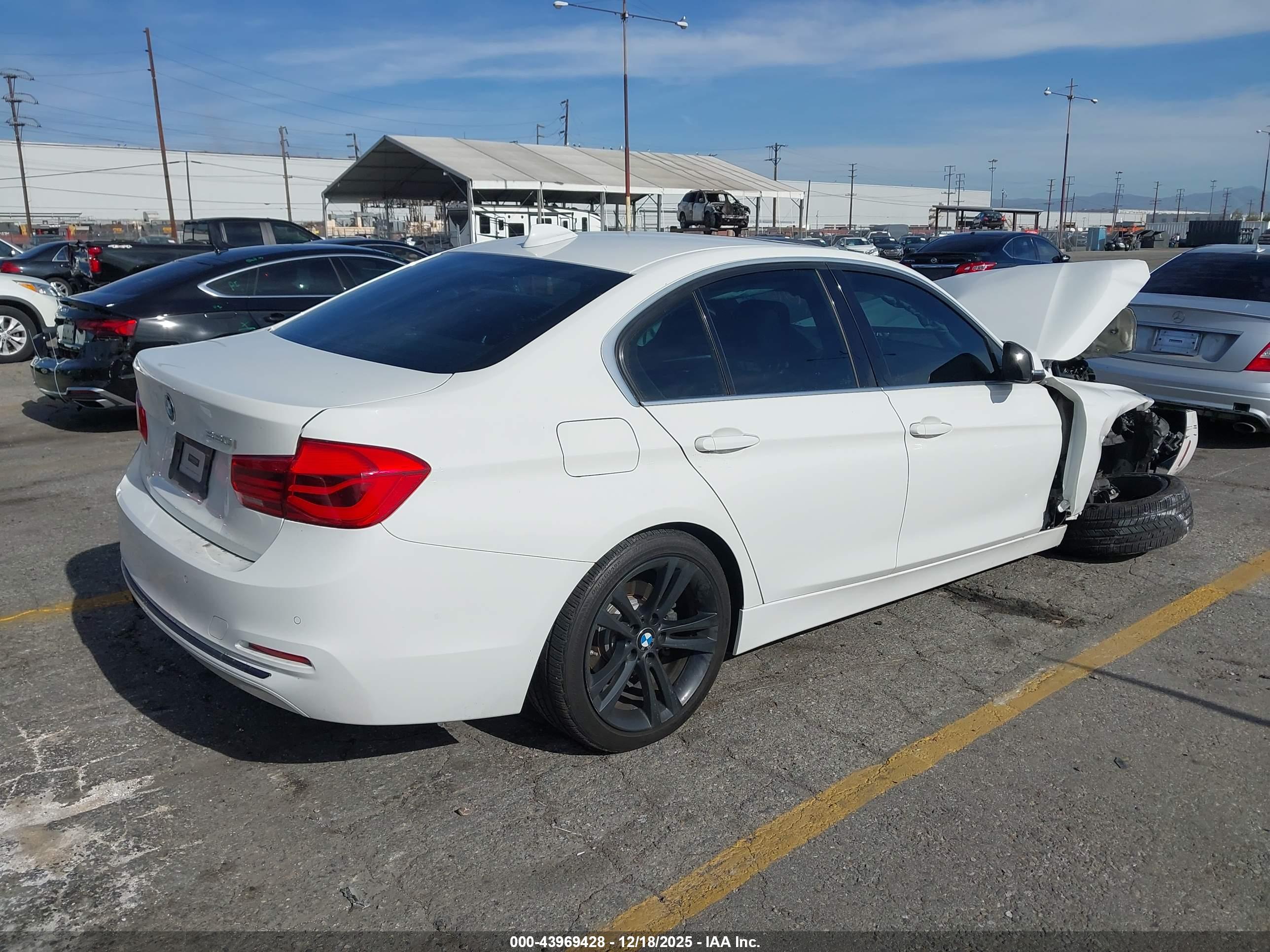 BMW 330I image 4