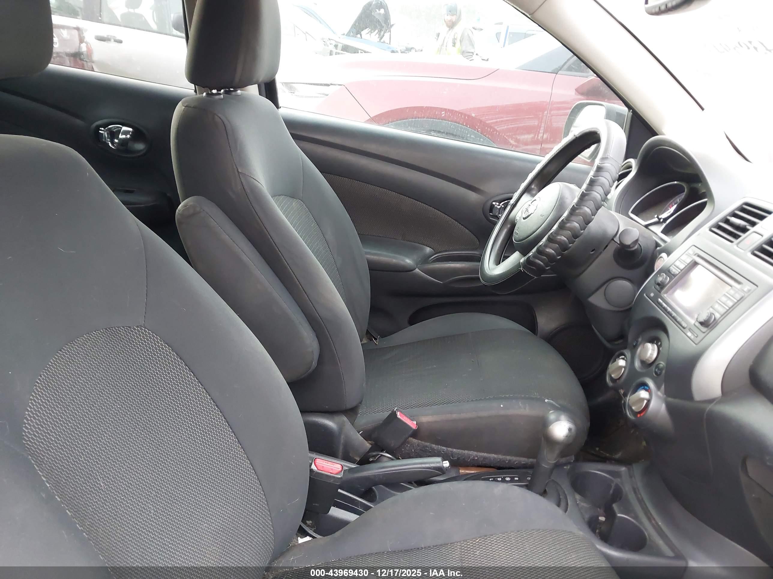 NISSAN VERSA image 5