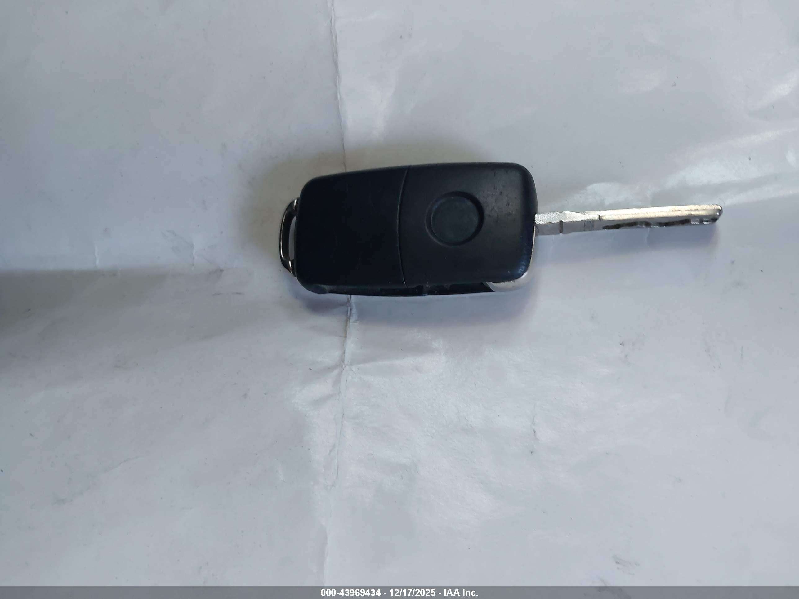 VOLKSWAGEN PASSAT image 11