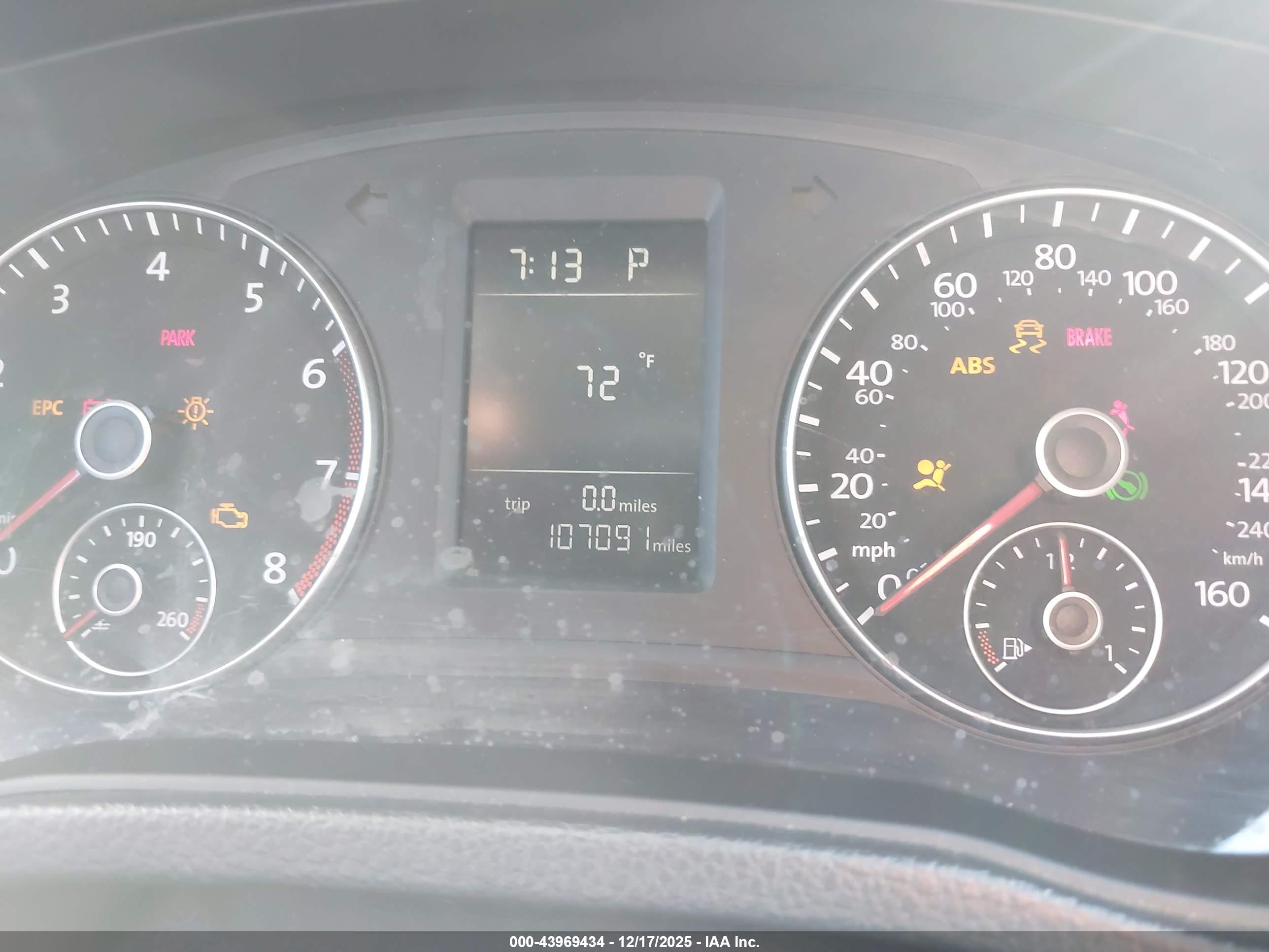 VOLKSWAGEN PASSAT image 7
