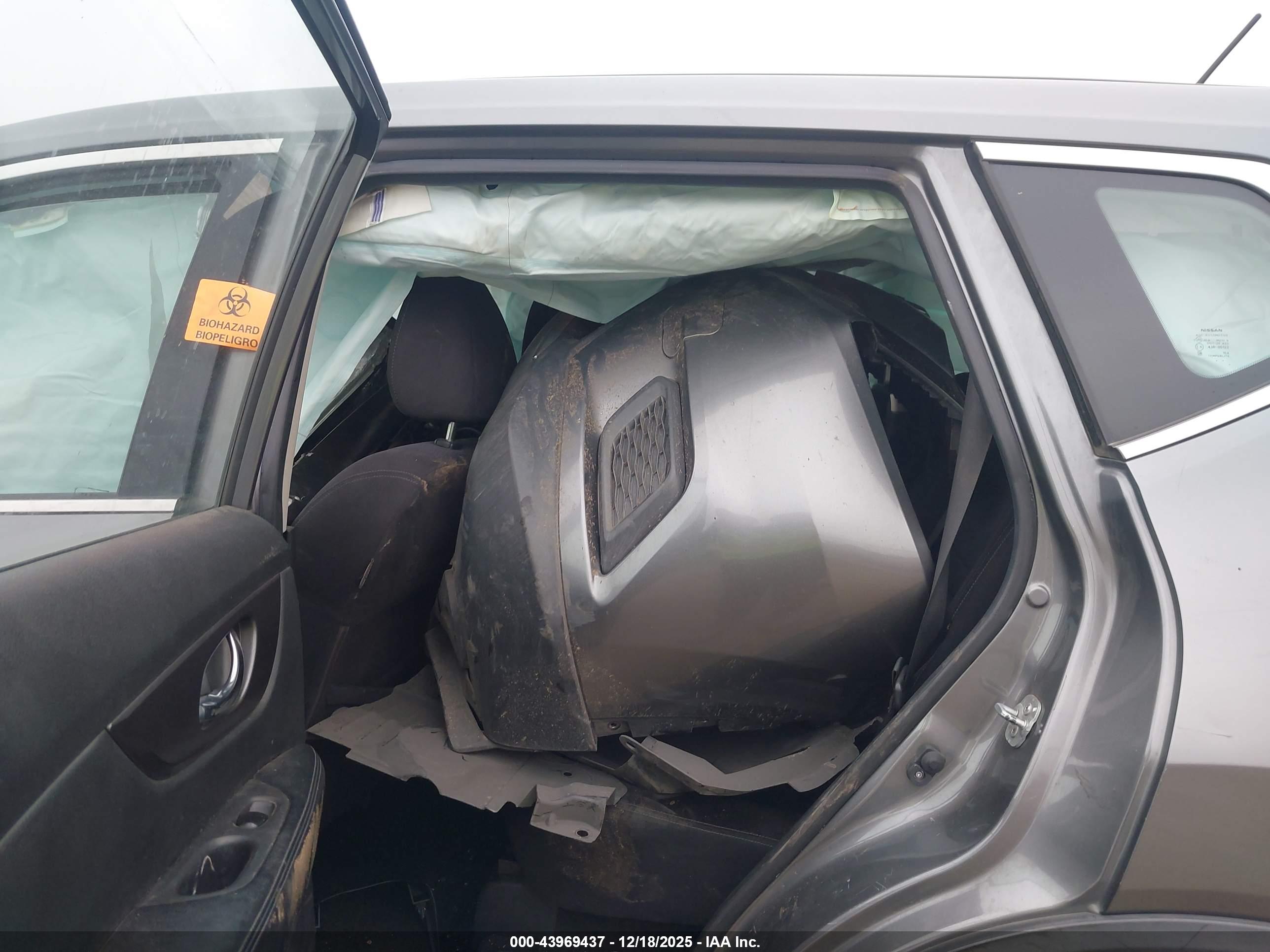 NISSAN ROGUE image 8