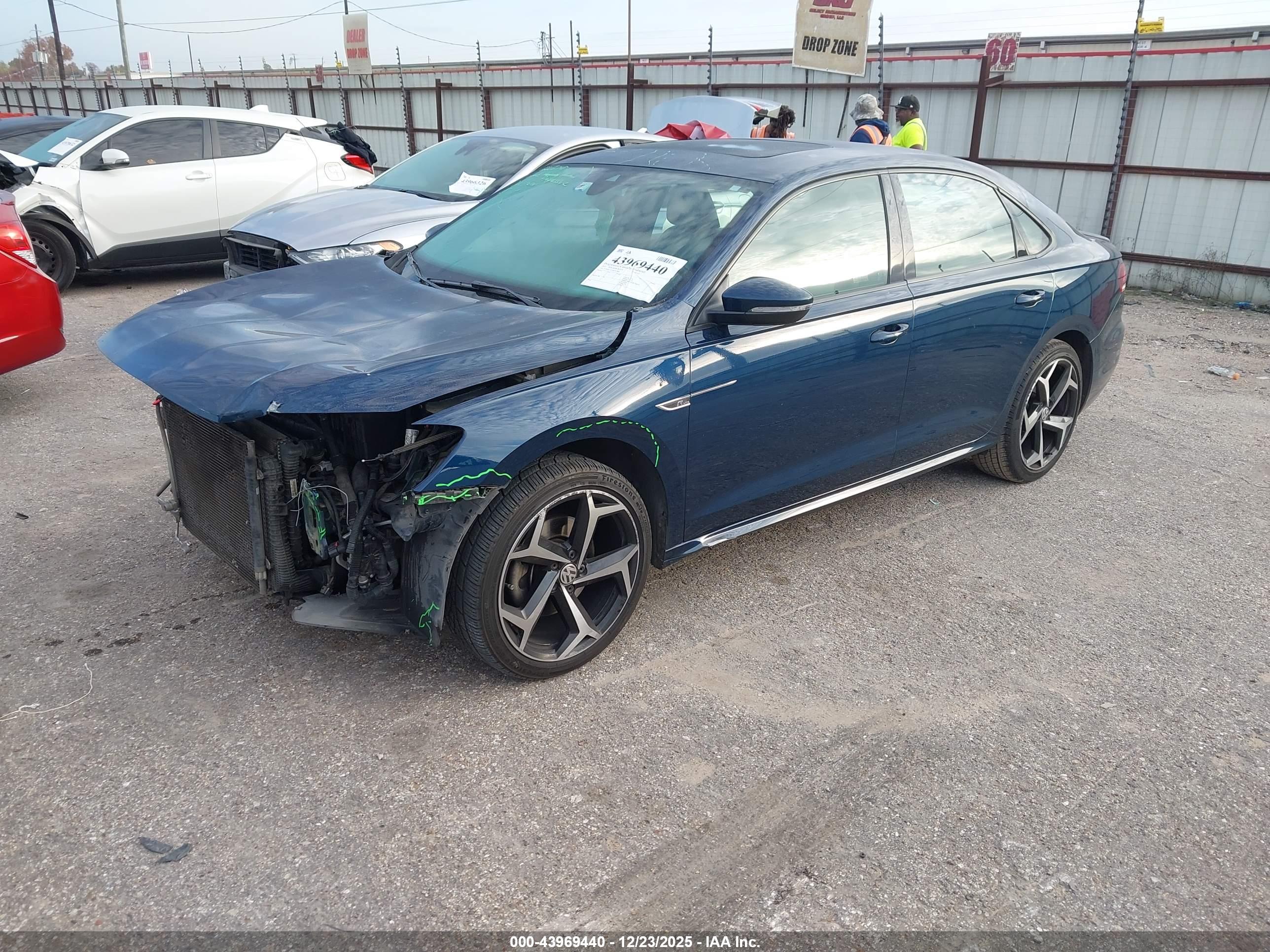 VOLKSWAGEN PASSAT image 2