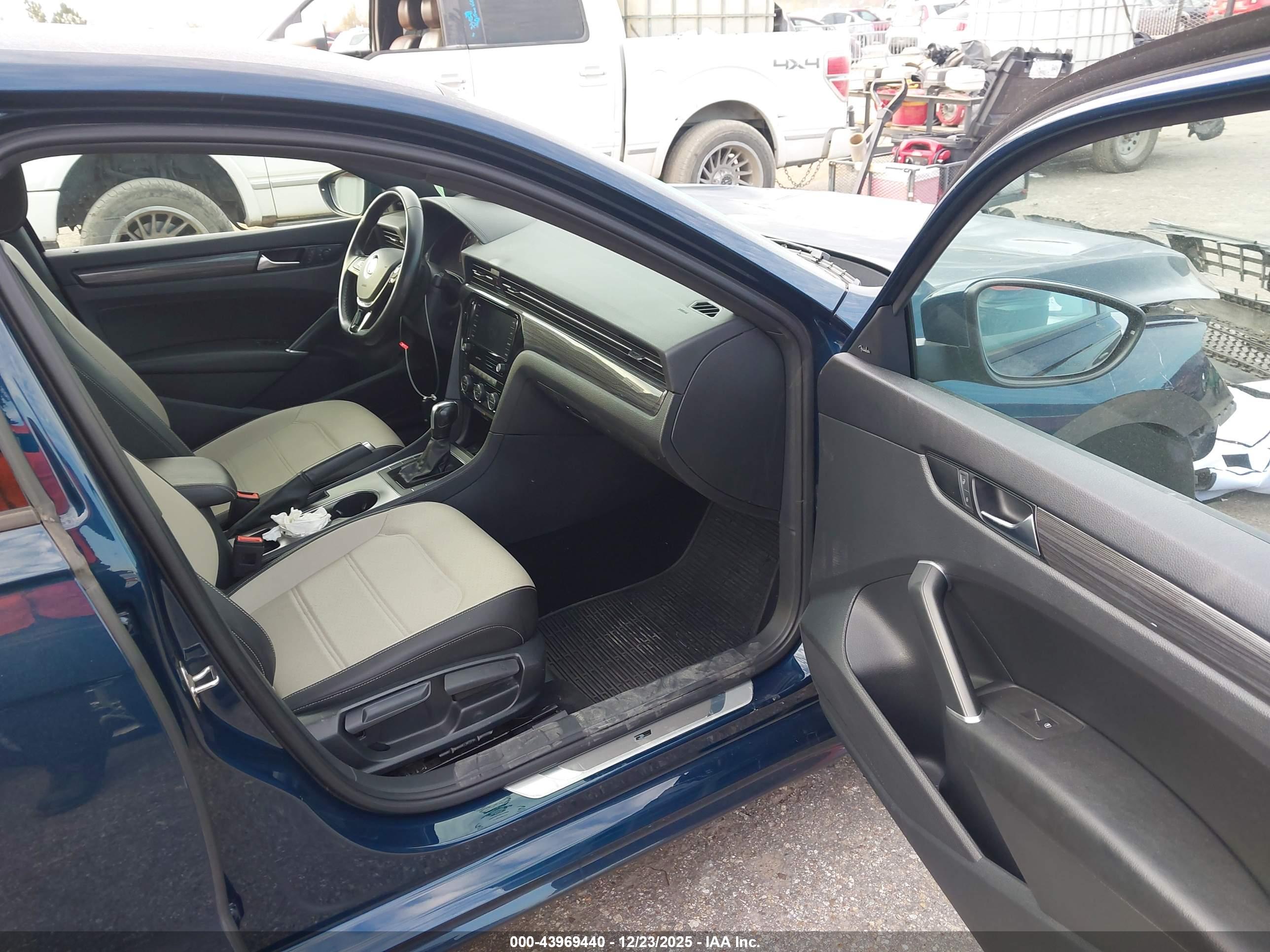 VOLKSWAGEN PASSAT image 5