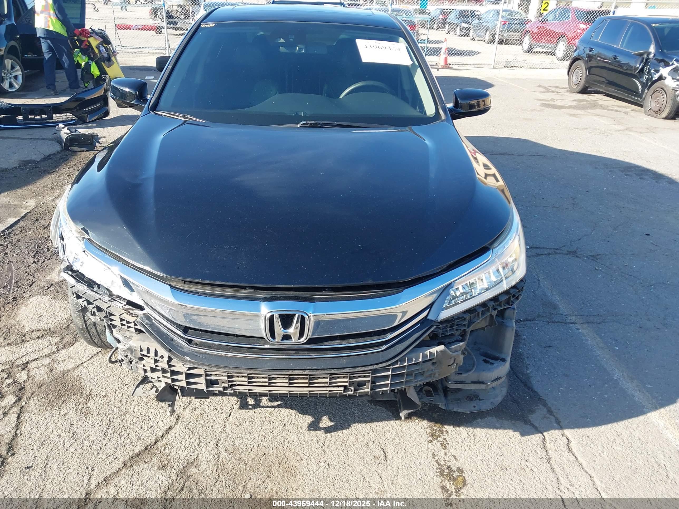 HONDA ACCORD image 6