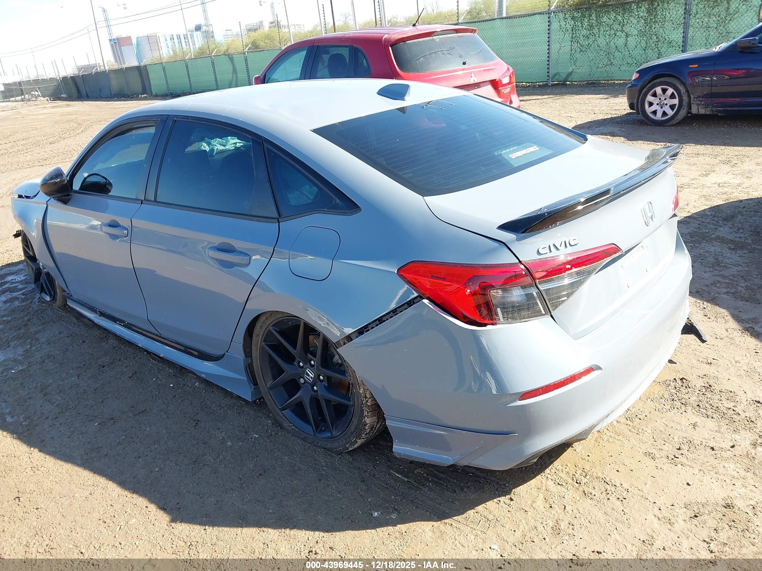 HONDA CIVIC image 3