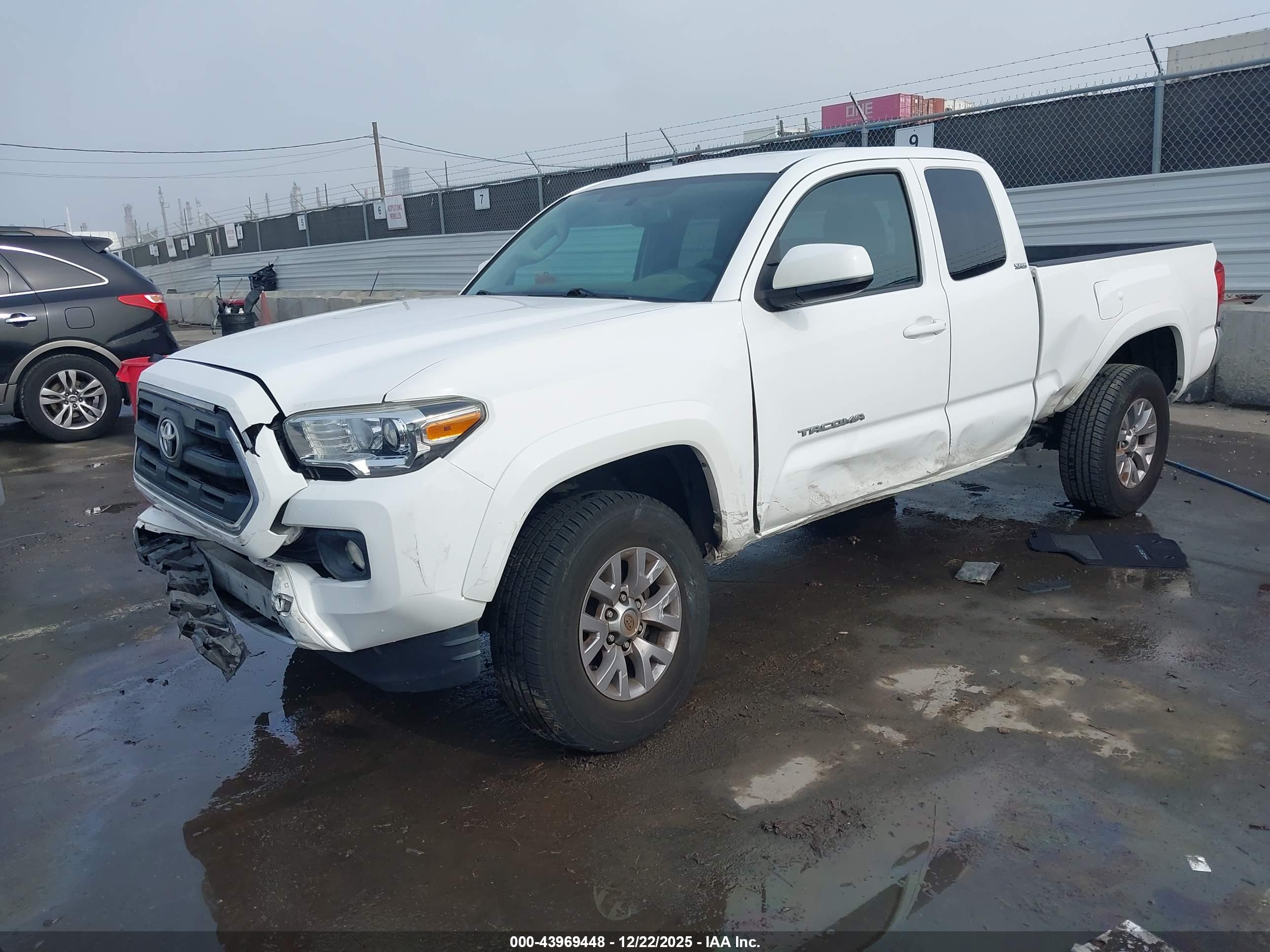 TOYOTA TACOMA image 2