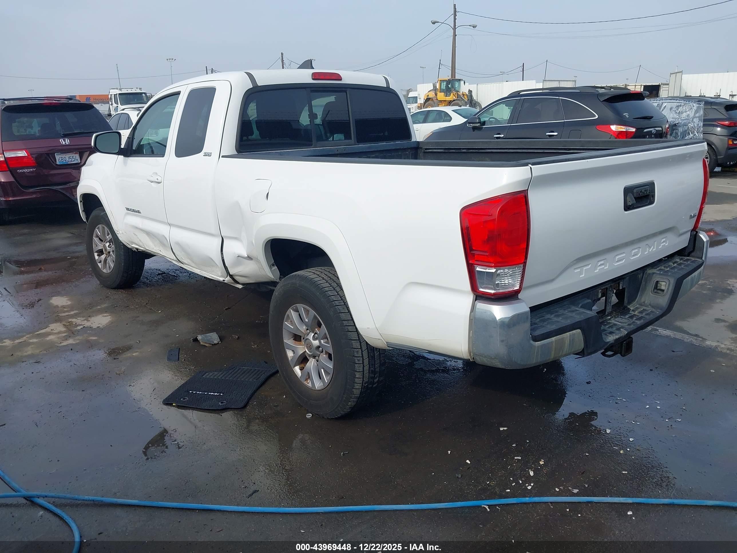 TOYOTA TACOMA image 3
