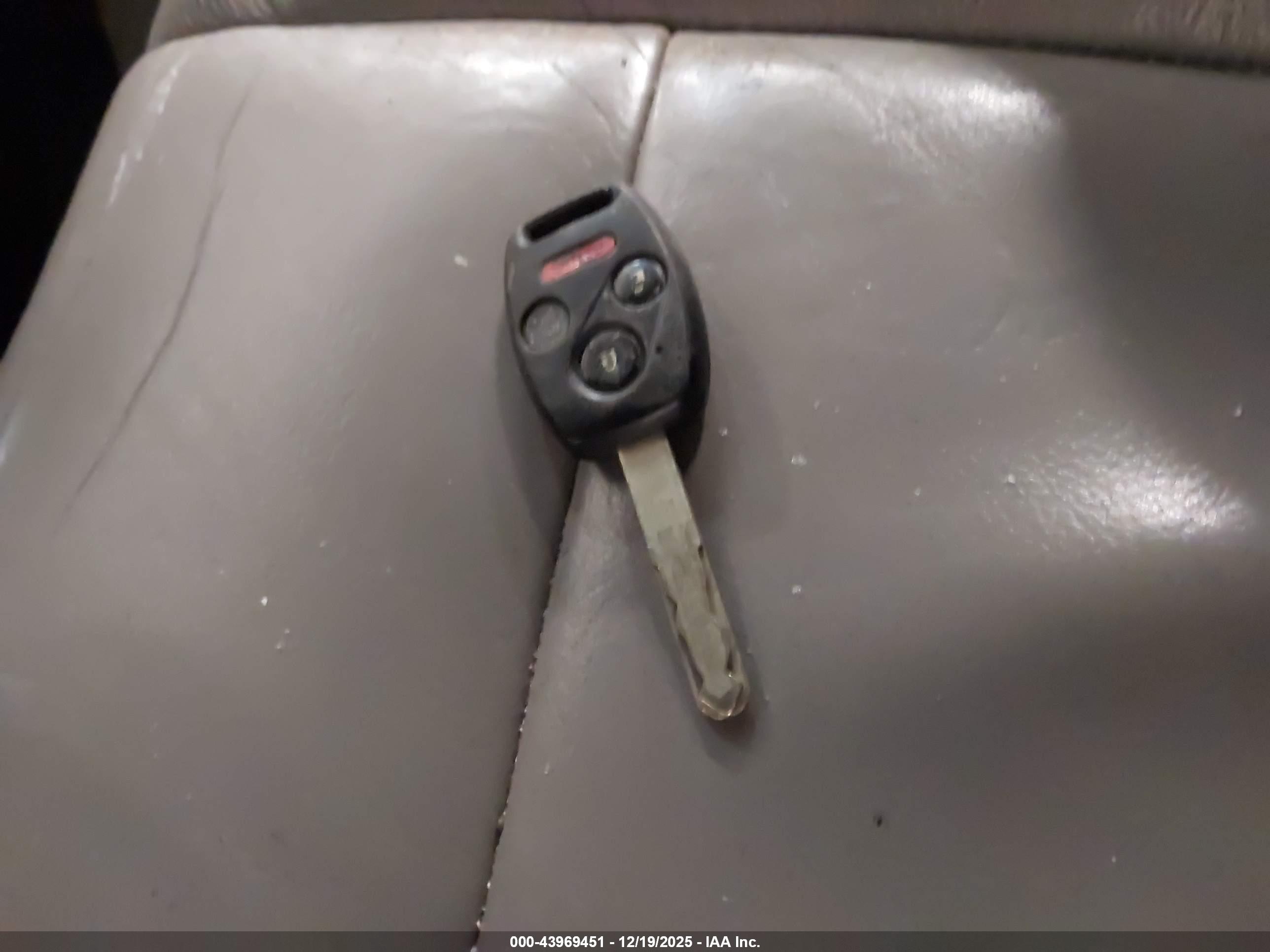 HONDA PILOT image 11