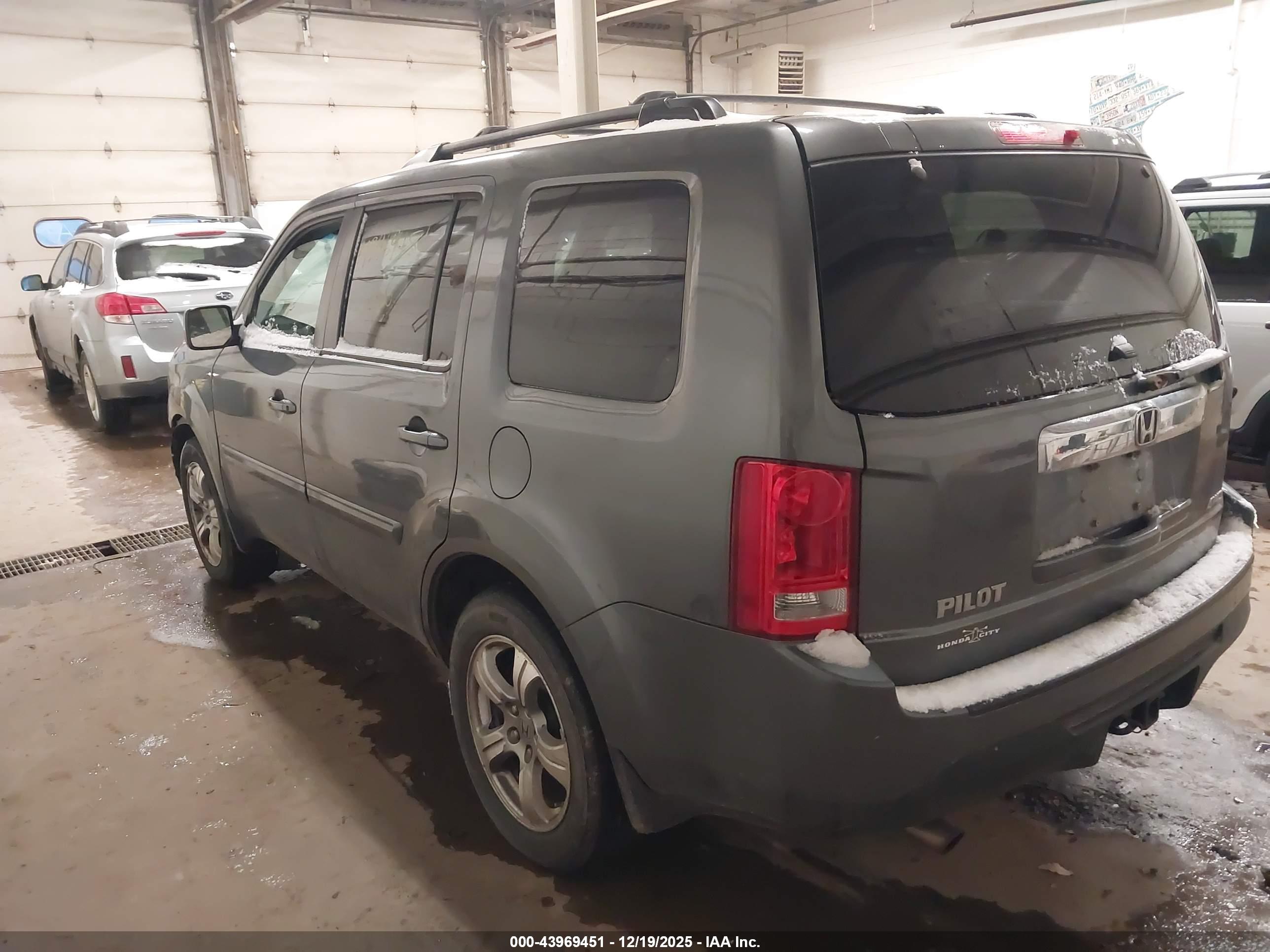 HONDA PILOT image 3