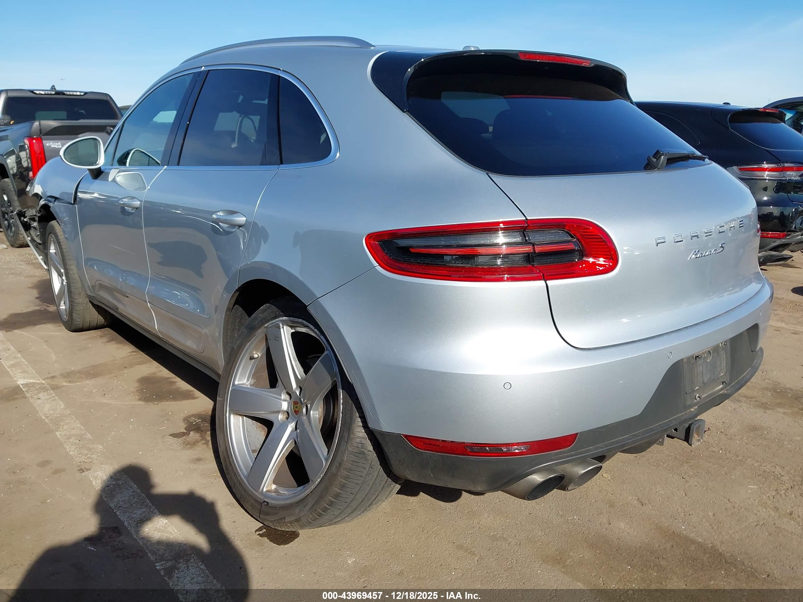 PORSCHE MACAN image 3