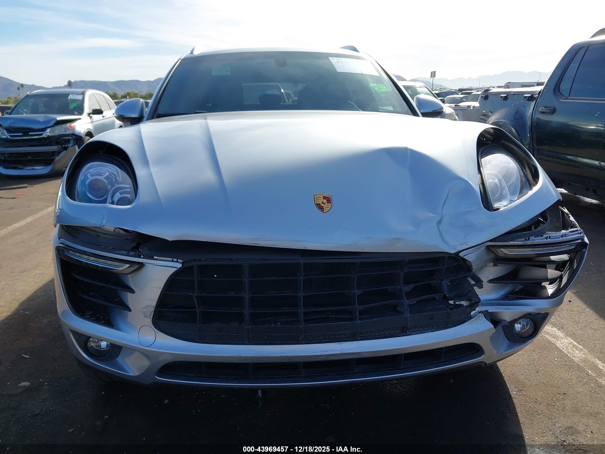 PORSCHE MACAN image 6