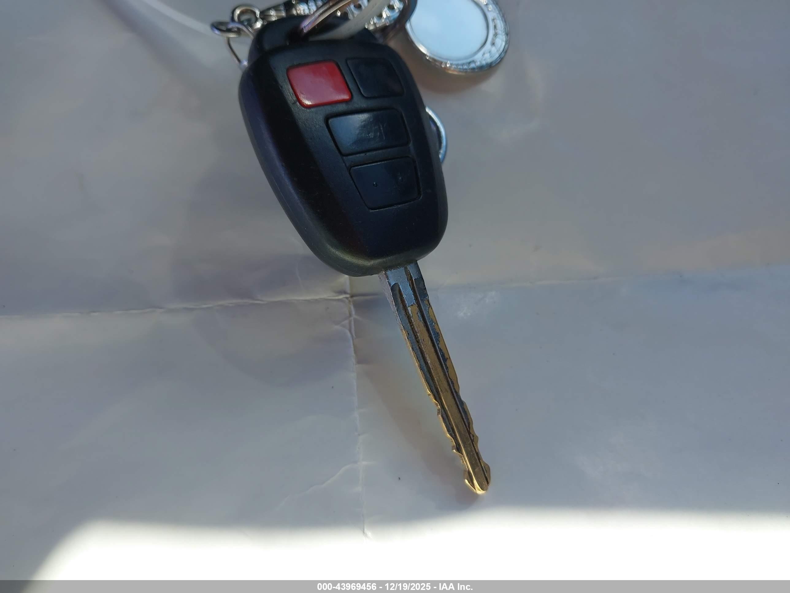 TOYOTA CAMRY image 11