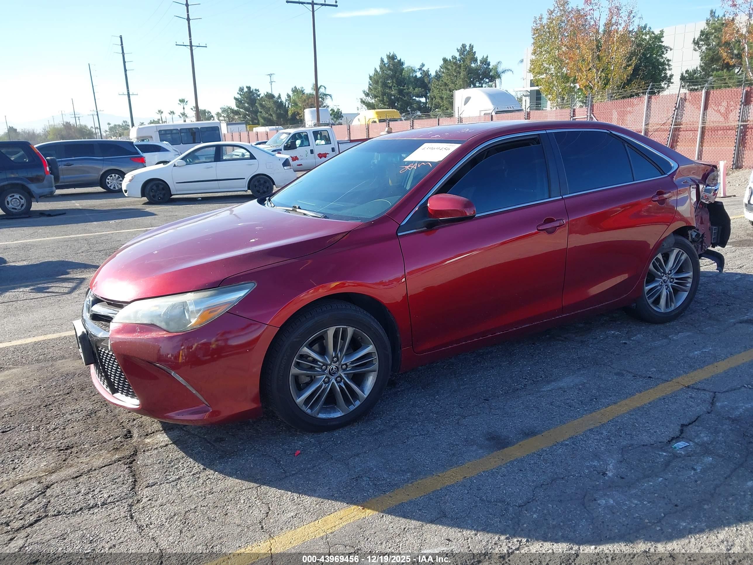 TOYOTA CAMRY image 2