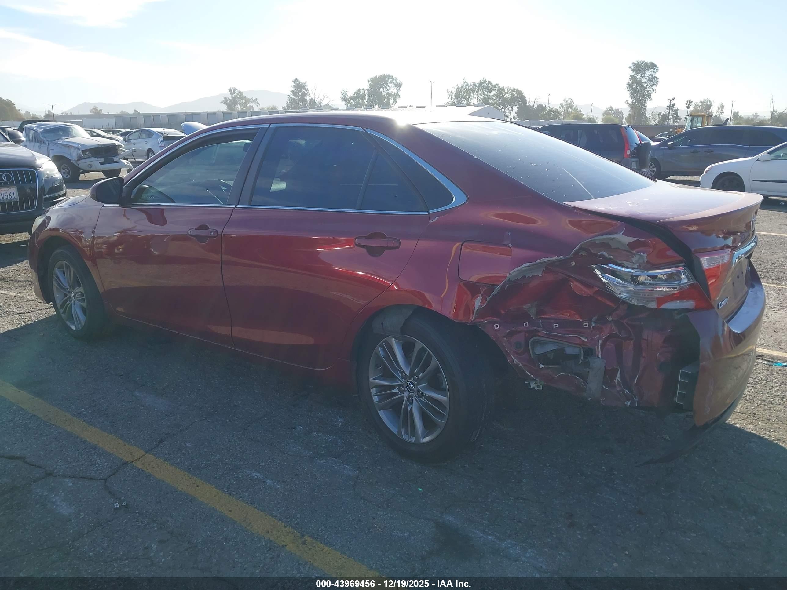 TOYOTA CAMRY image 3