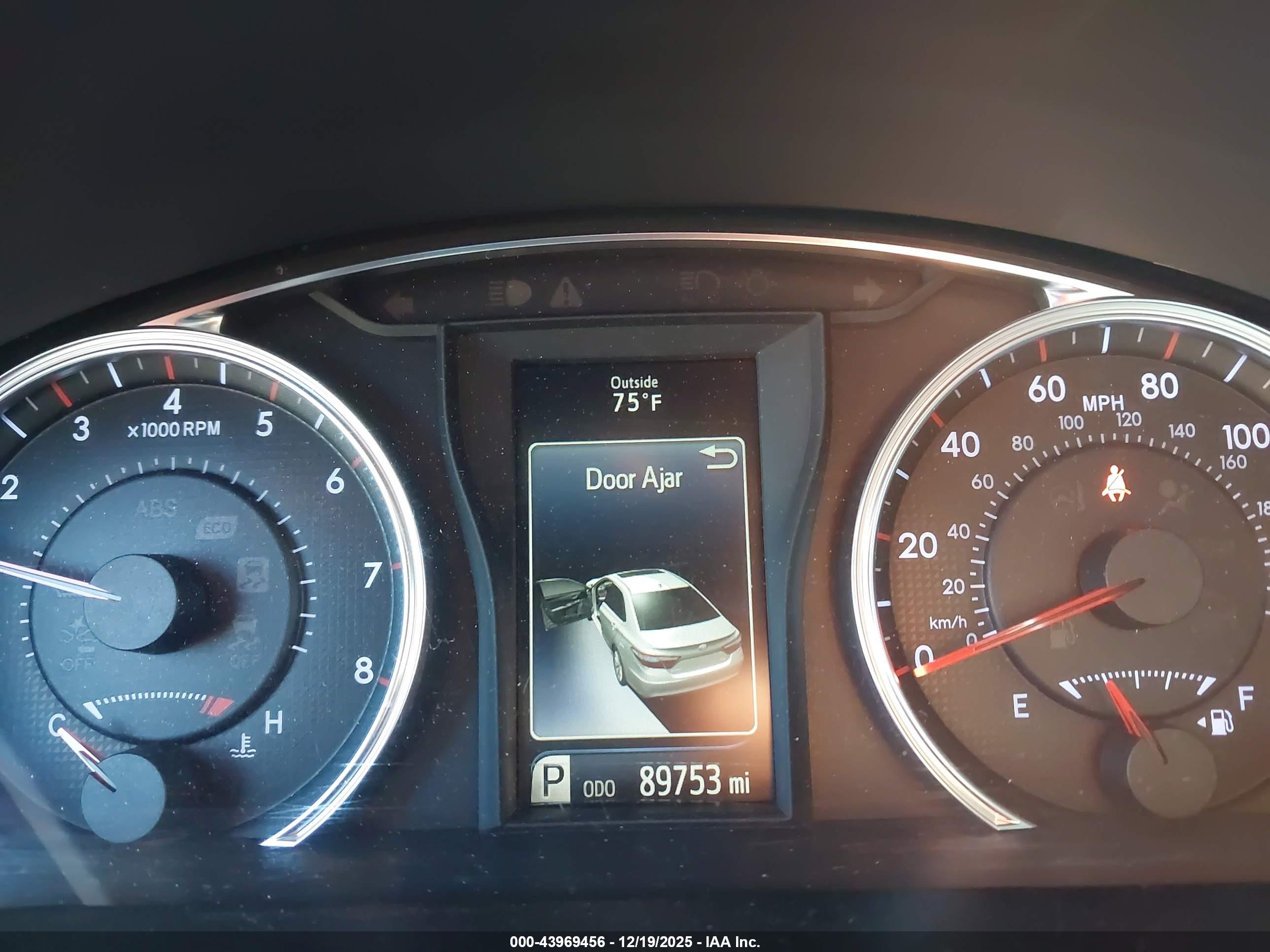 TOYOTA CAMRY image 7