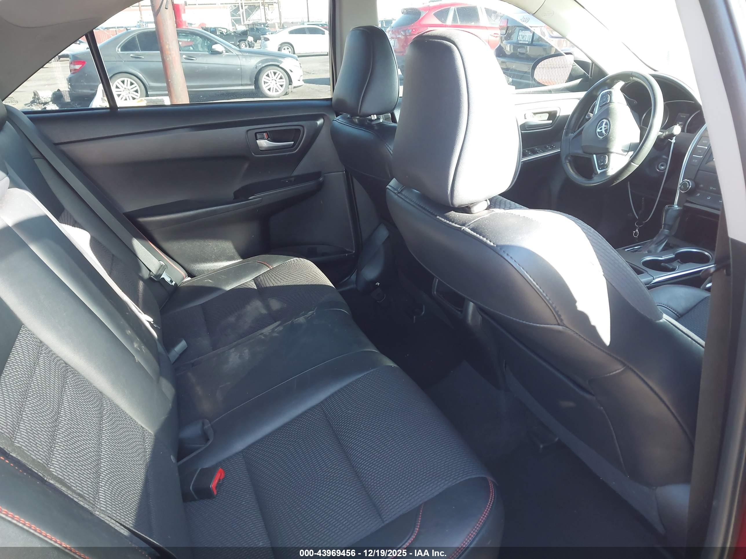 TOYOTA CAMRY image 8