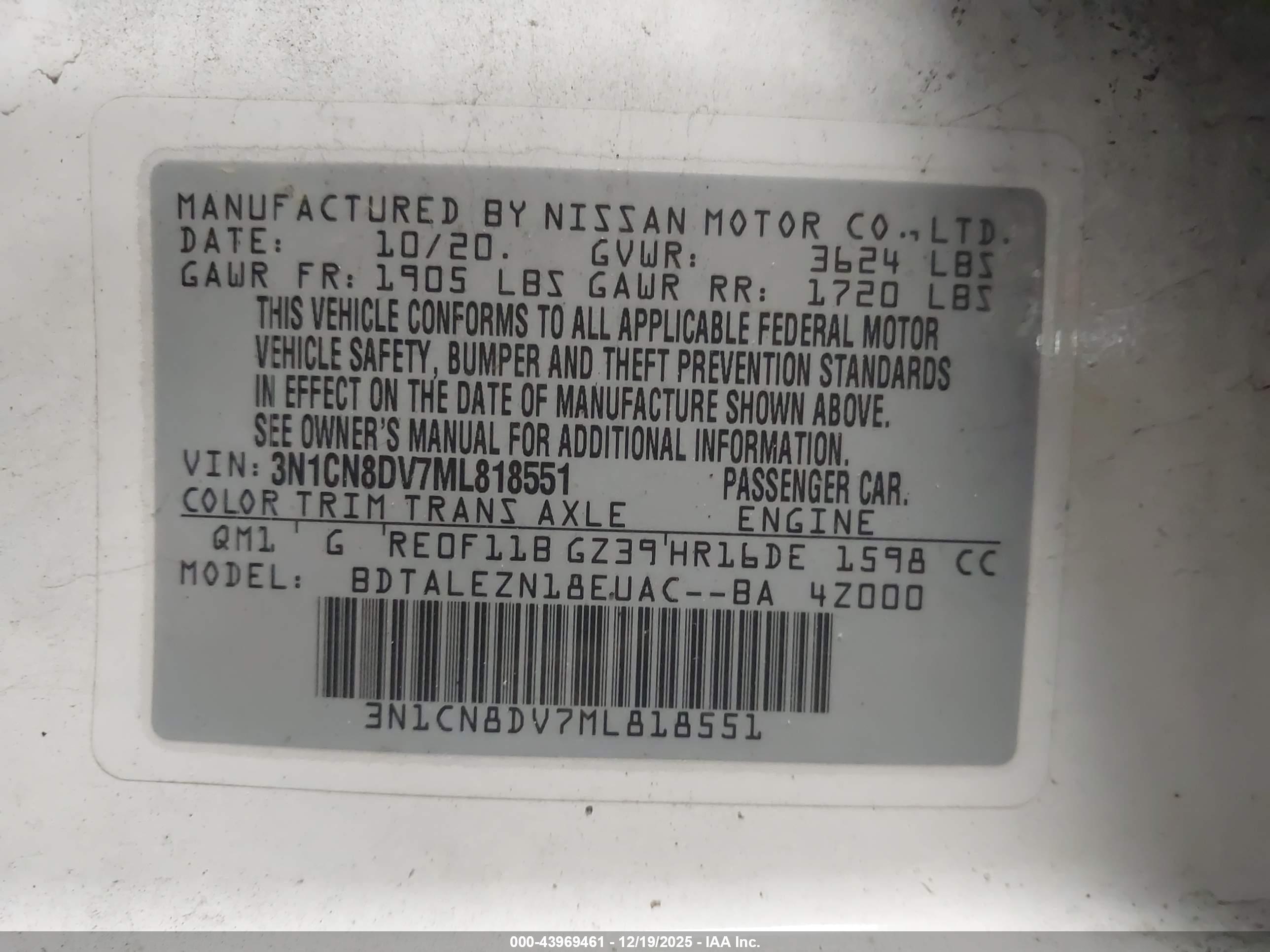 NISSAN VERSA image 9
