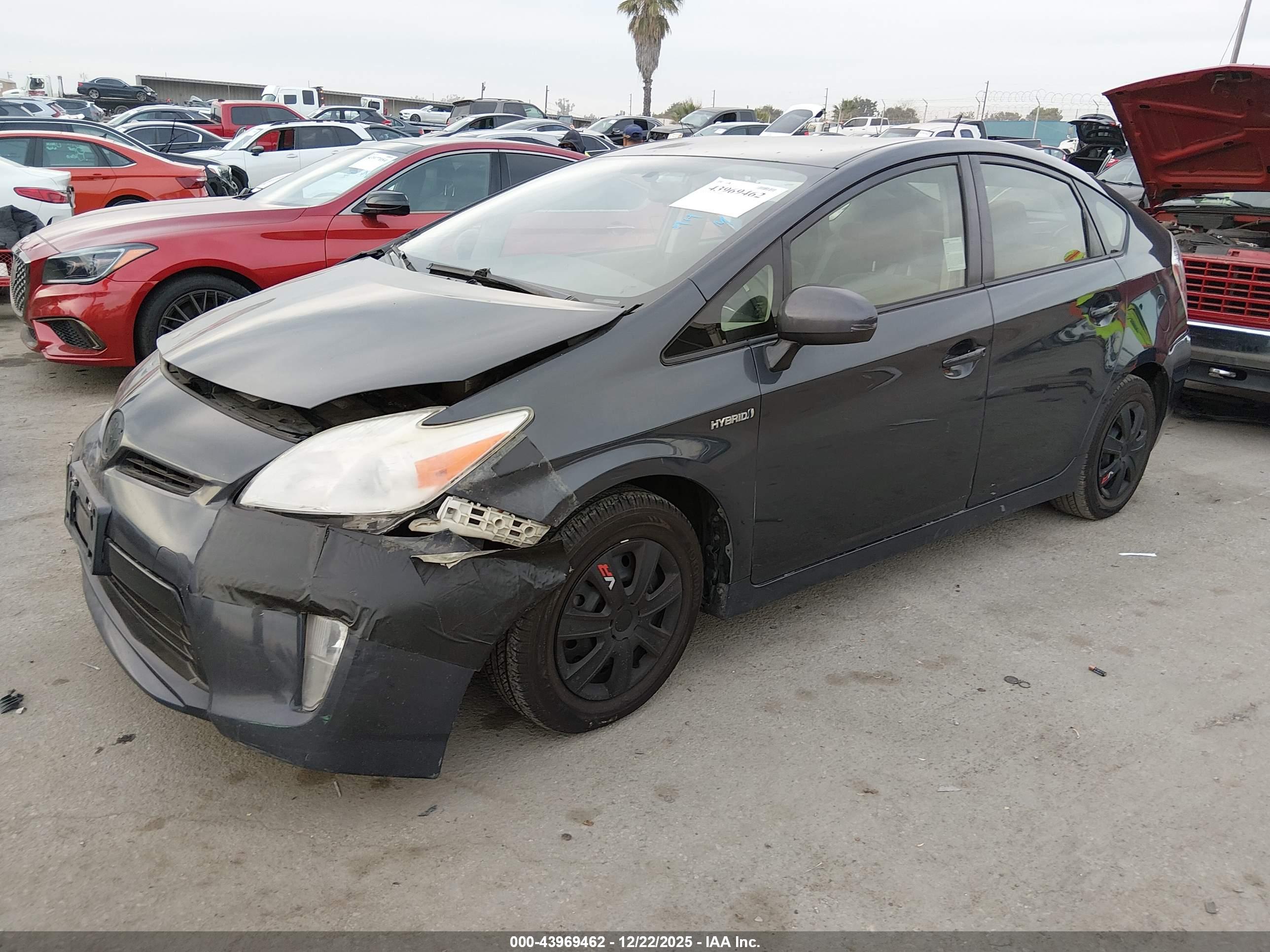 TOYOTA PRIUS image 2