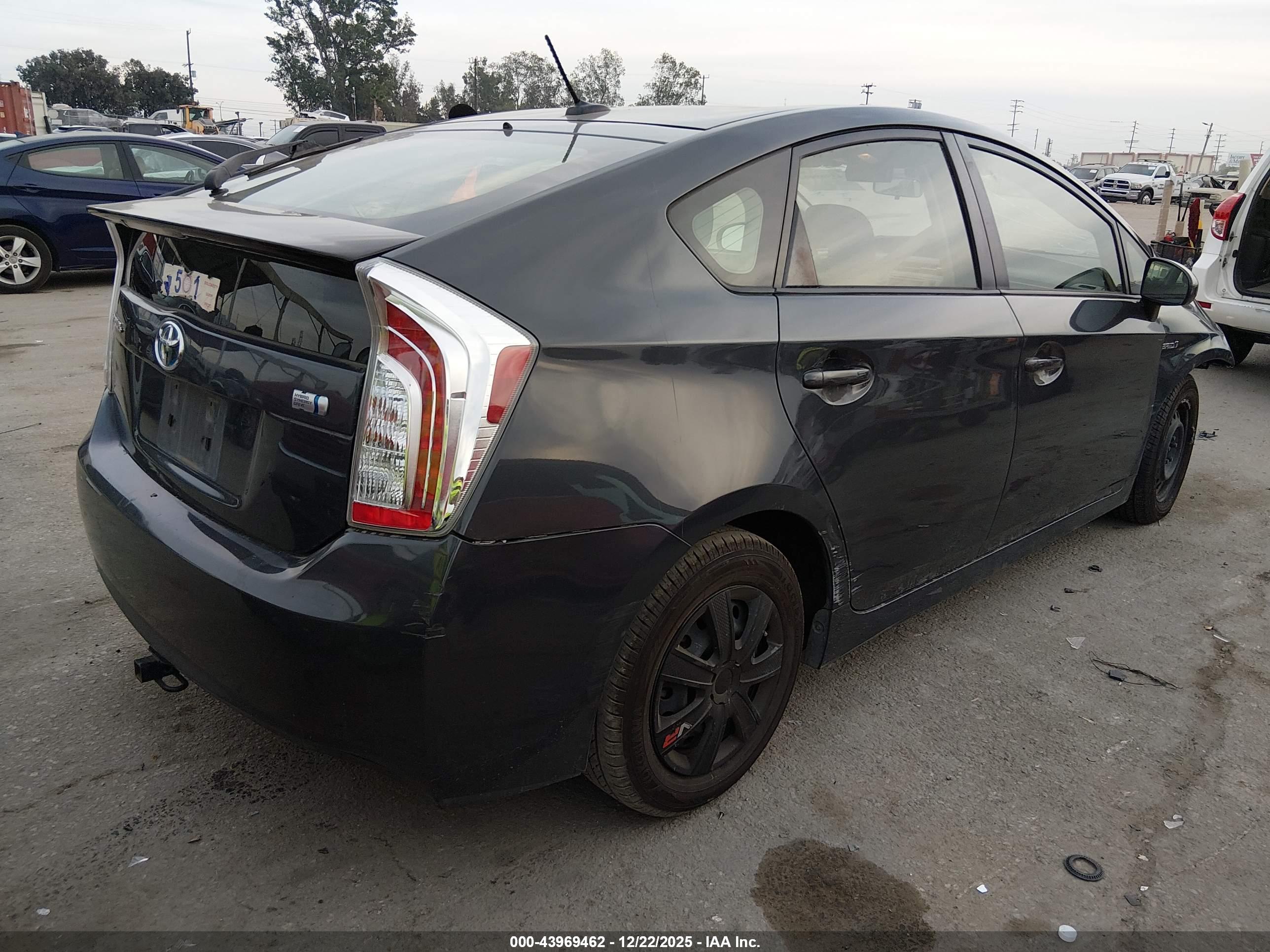 TOYOTA PRIUS image 4