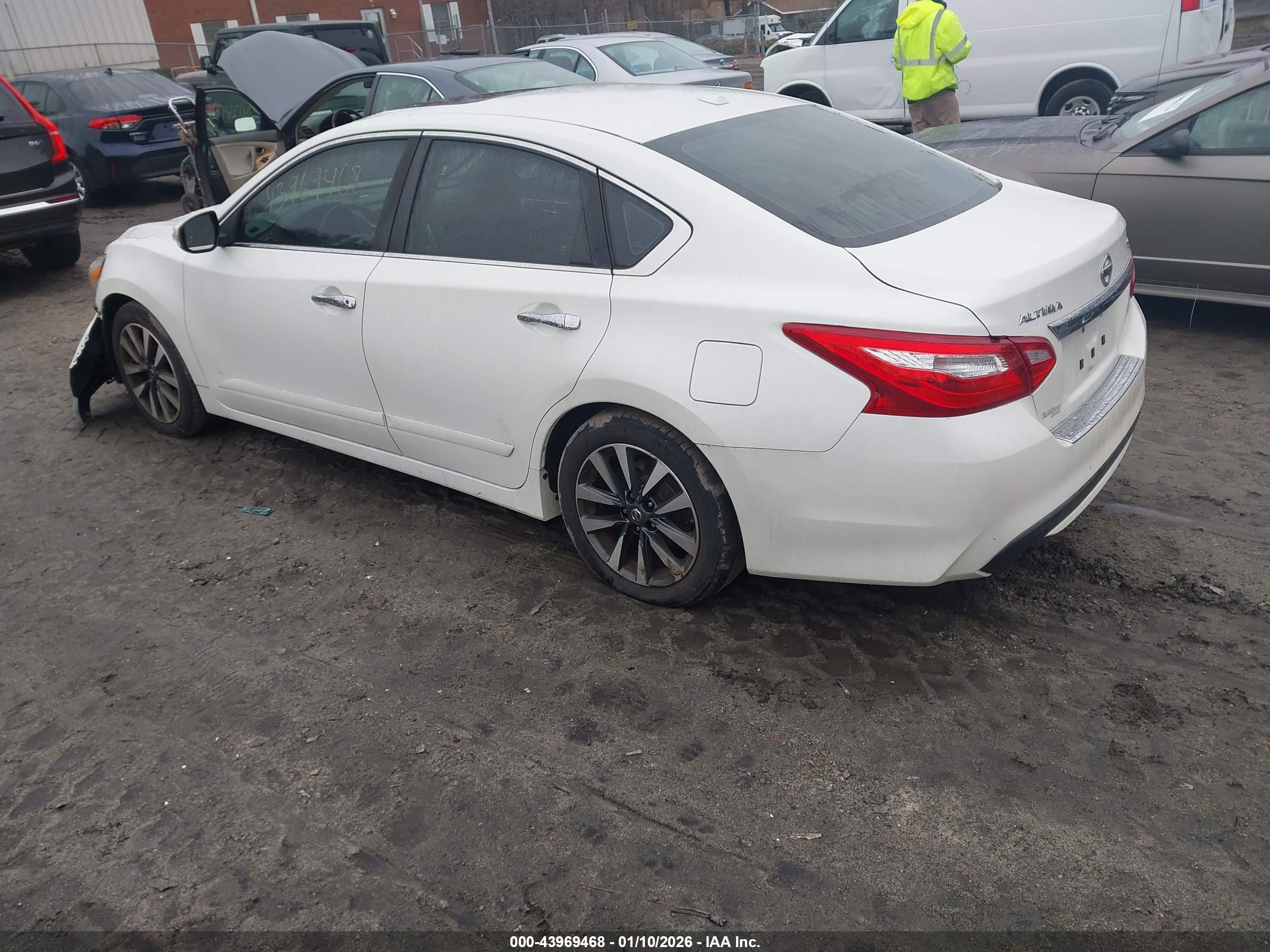 NISSAN ALTIMA image 3