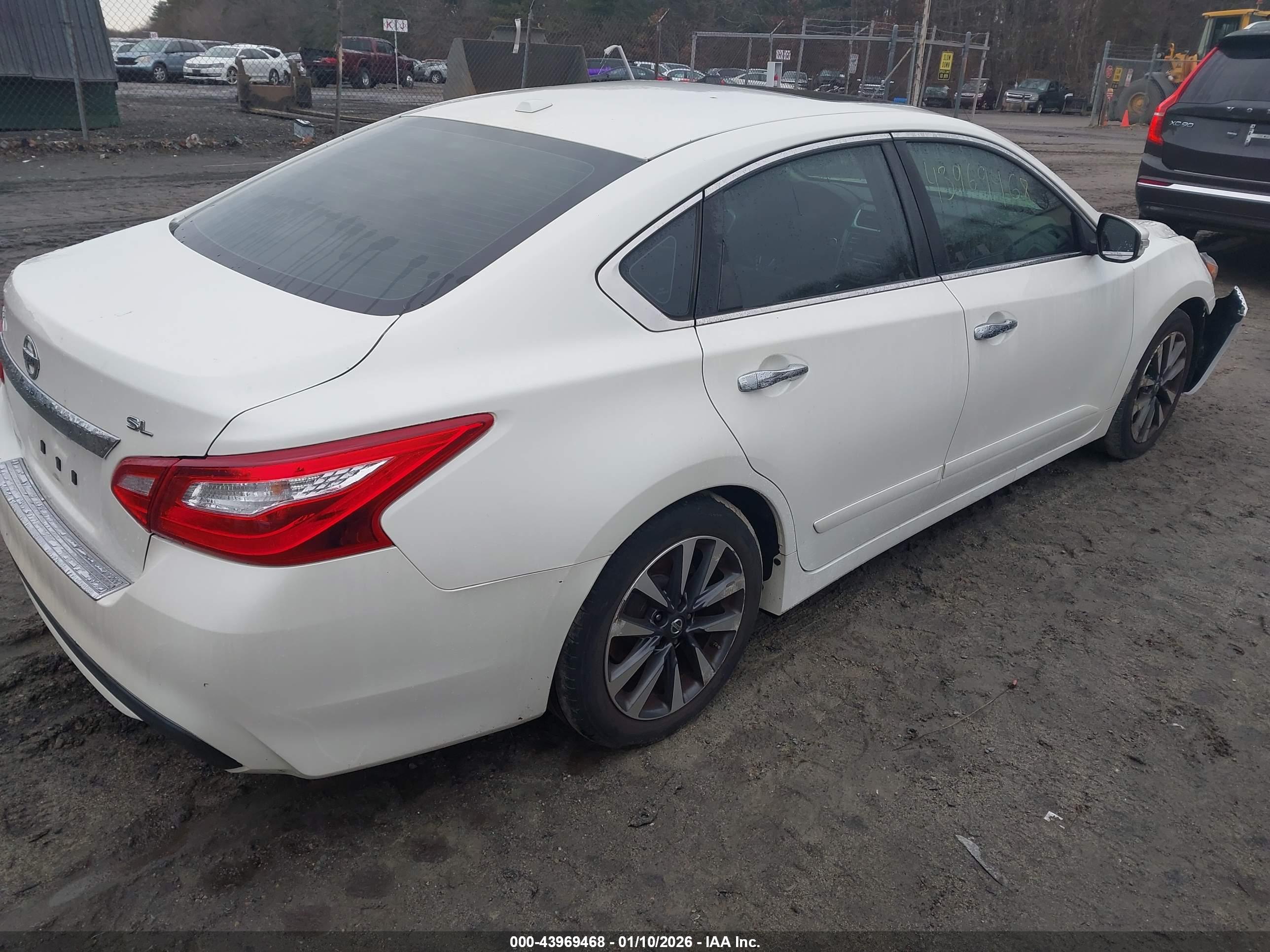NISSAN ALTIMA image 4