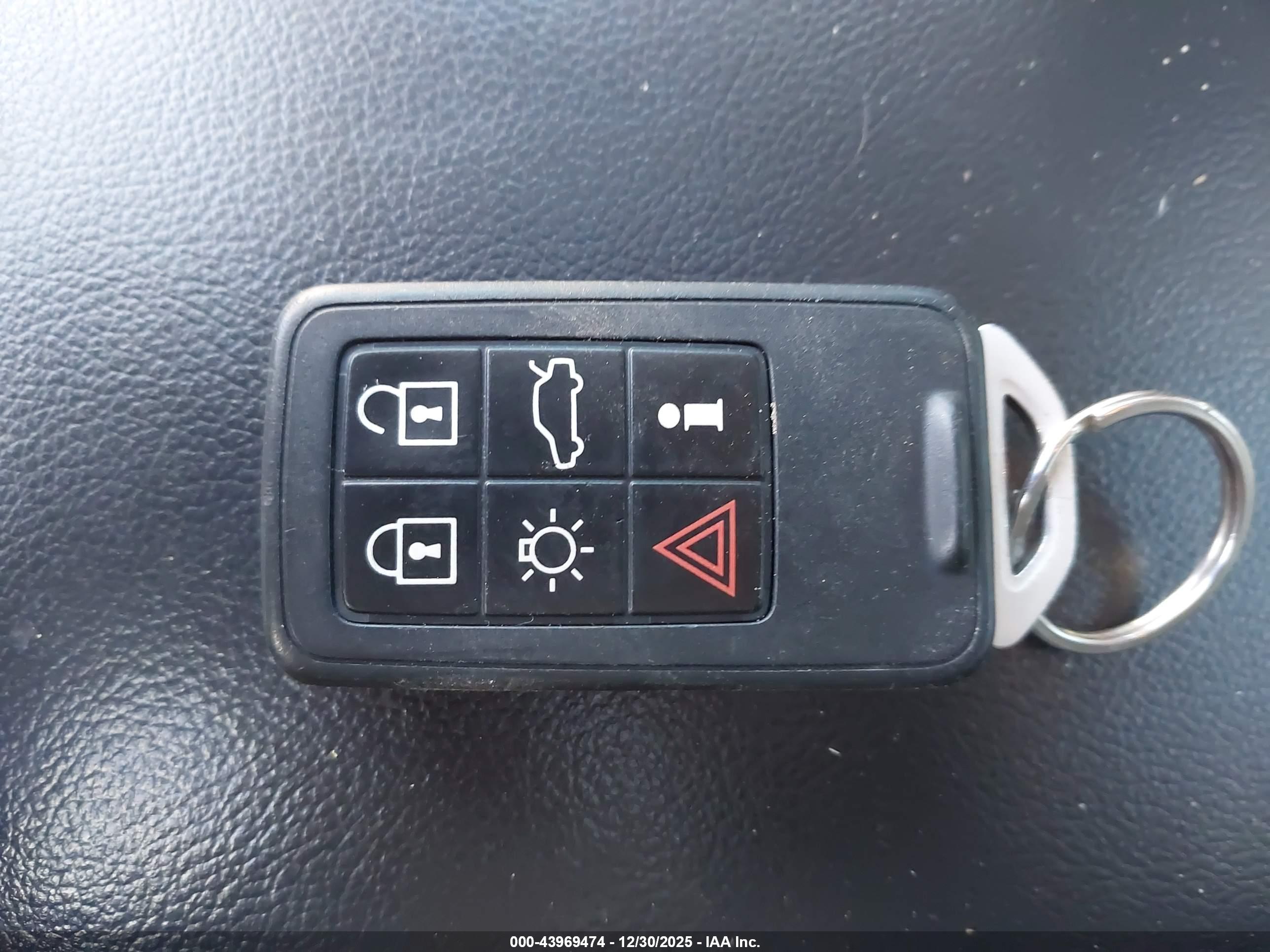 VOLVO S60 image 11