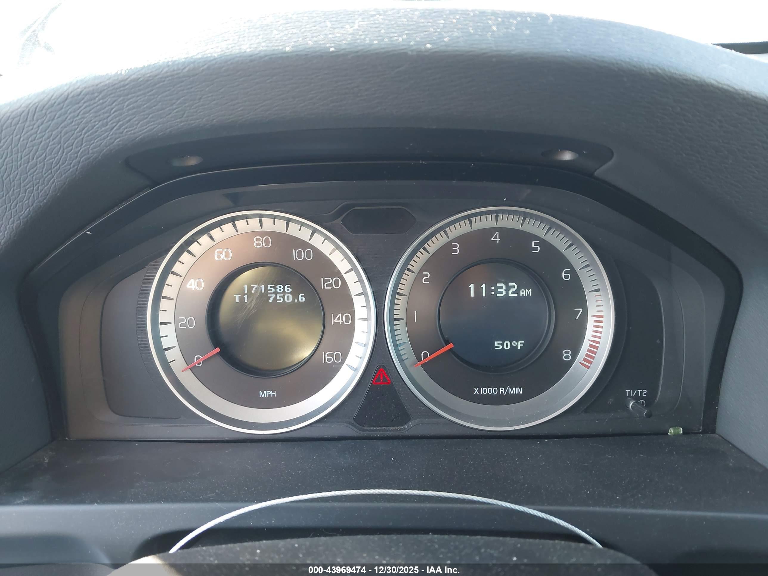 VOLVO S60 image 7