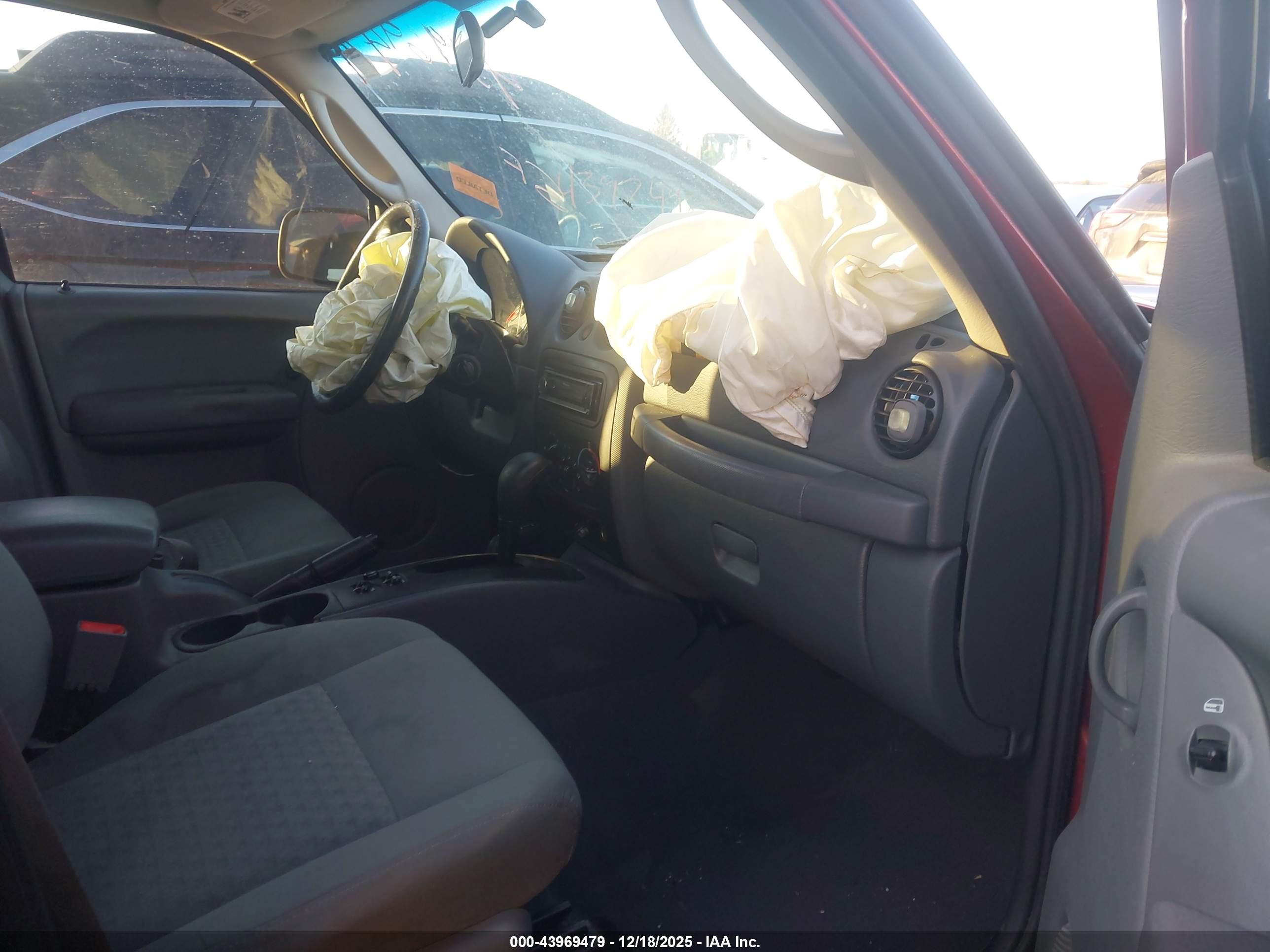 JEEP LIBERTY image 5