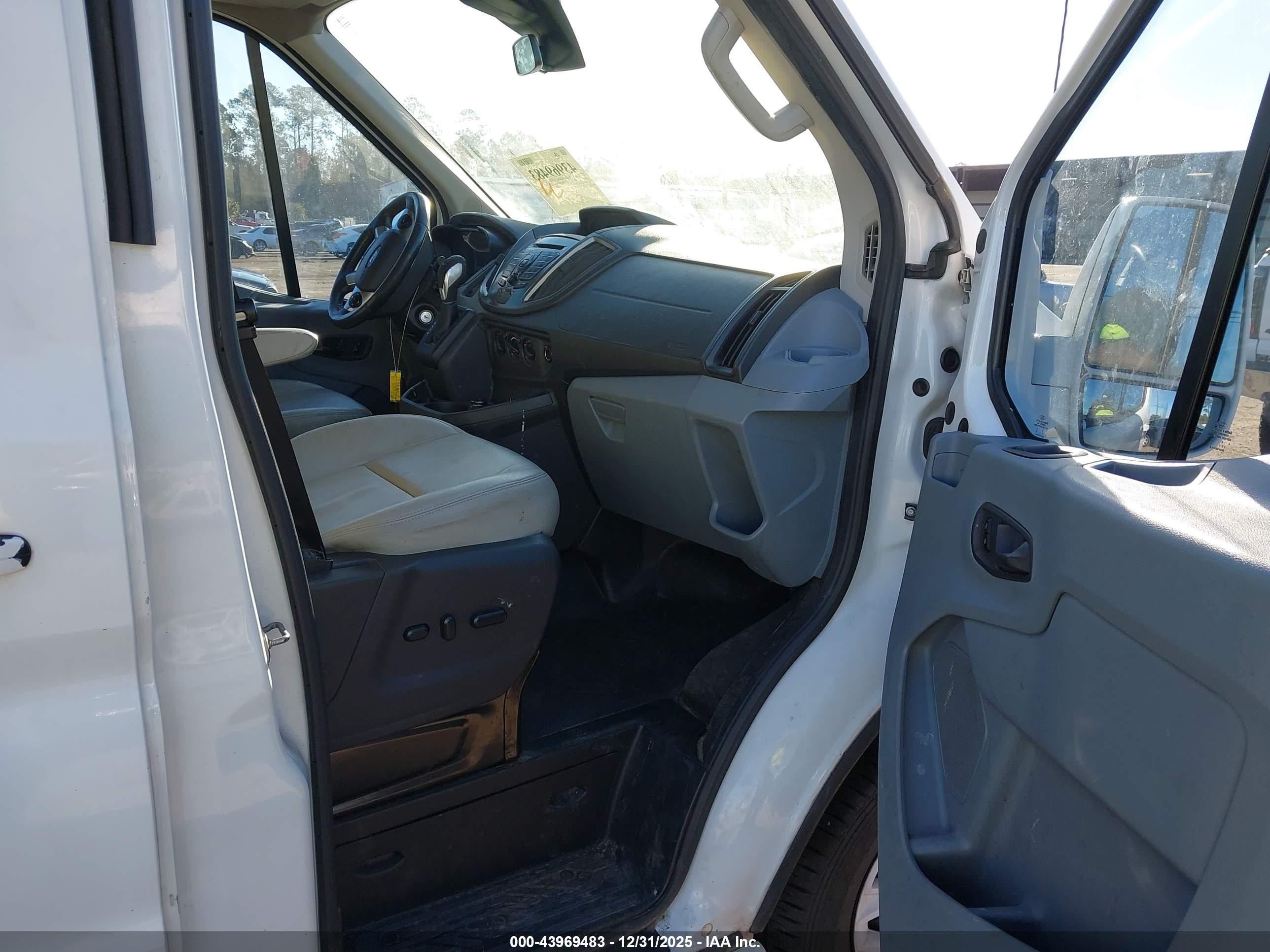 FORD TRANSIT-250 image 5