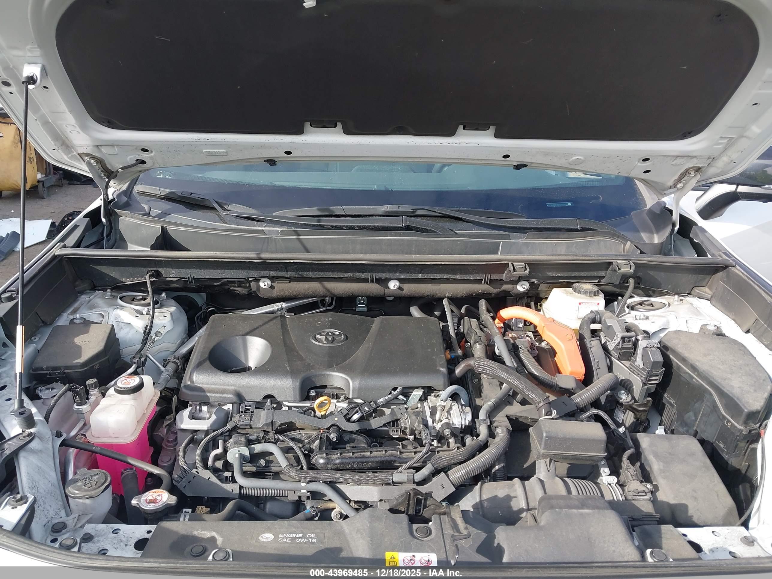 TOYOTA RAV4 image 10