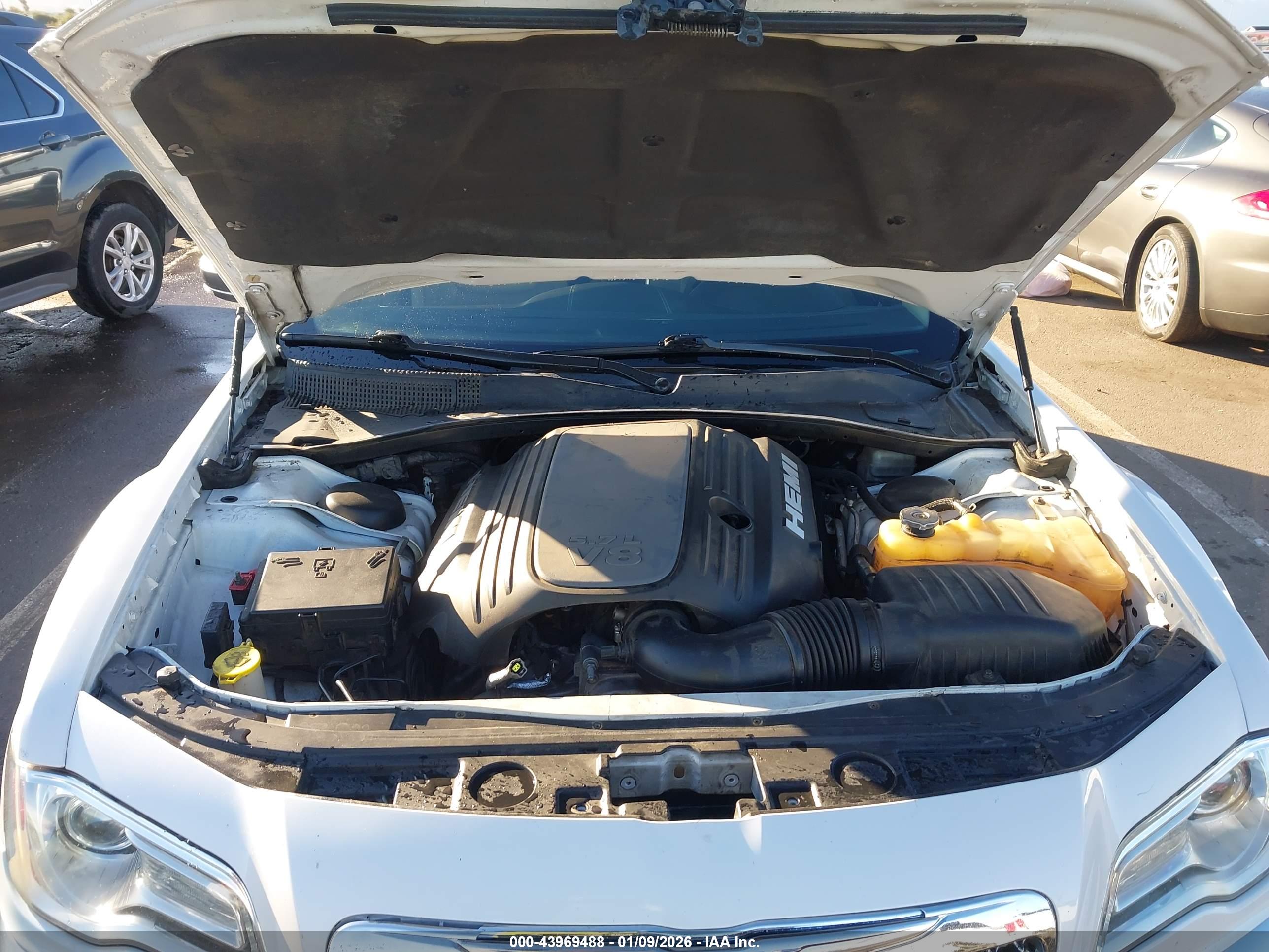 CHRYSLER 300C image 10