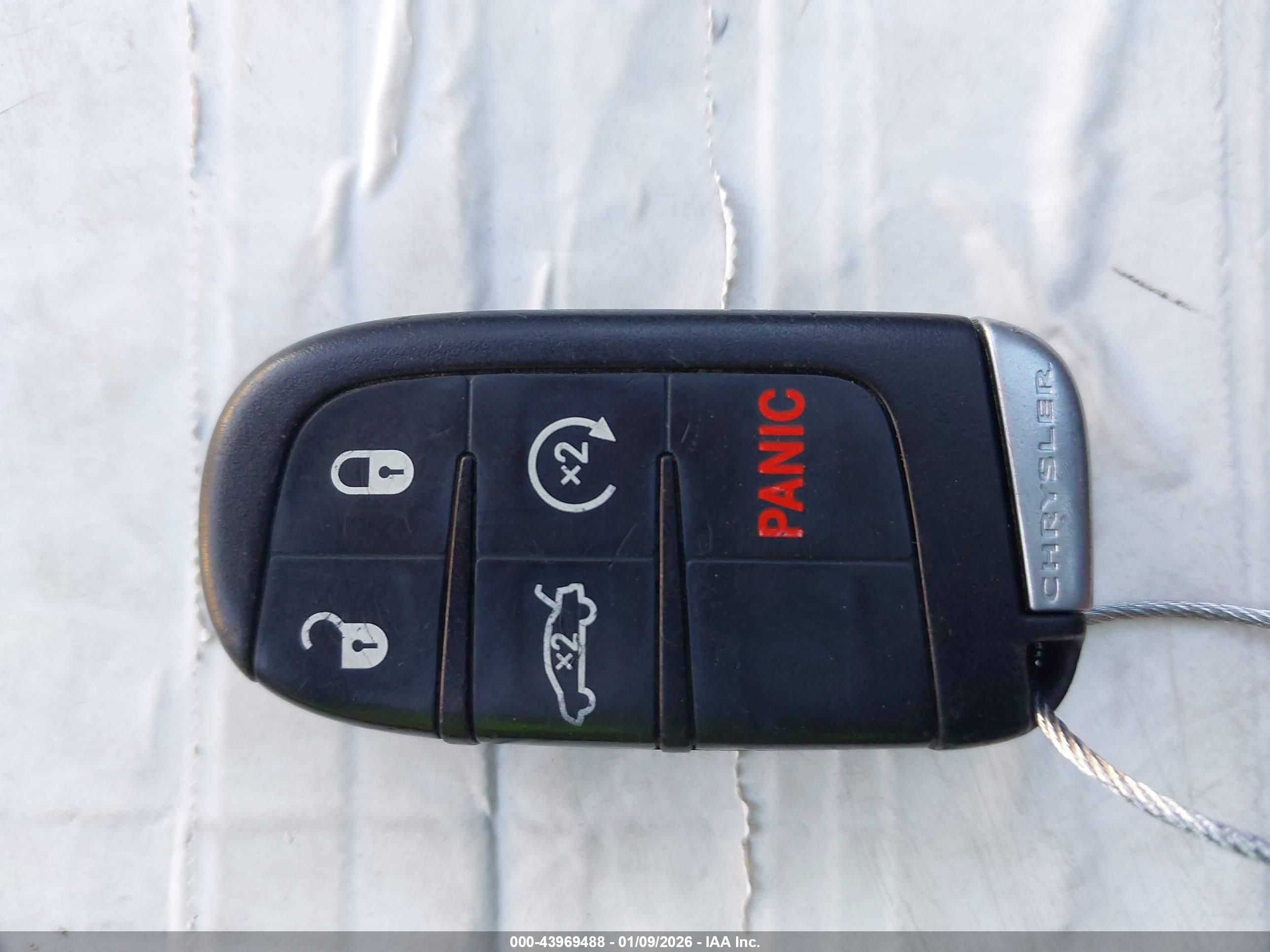 CHRYSLER 300C image 11