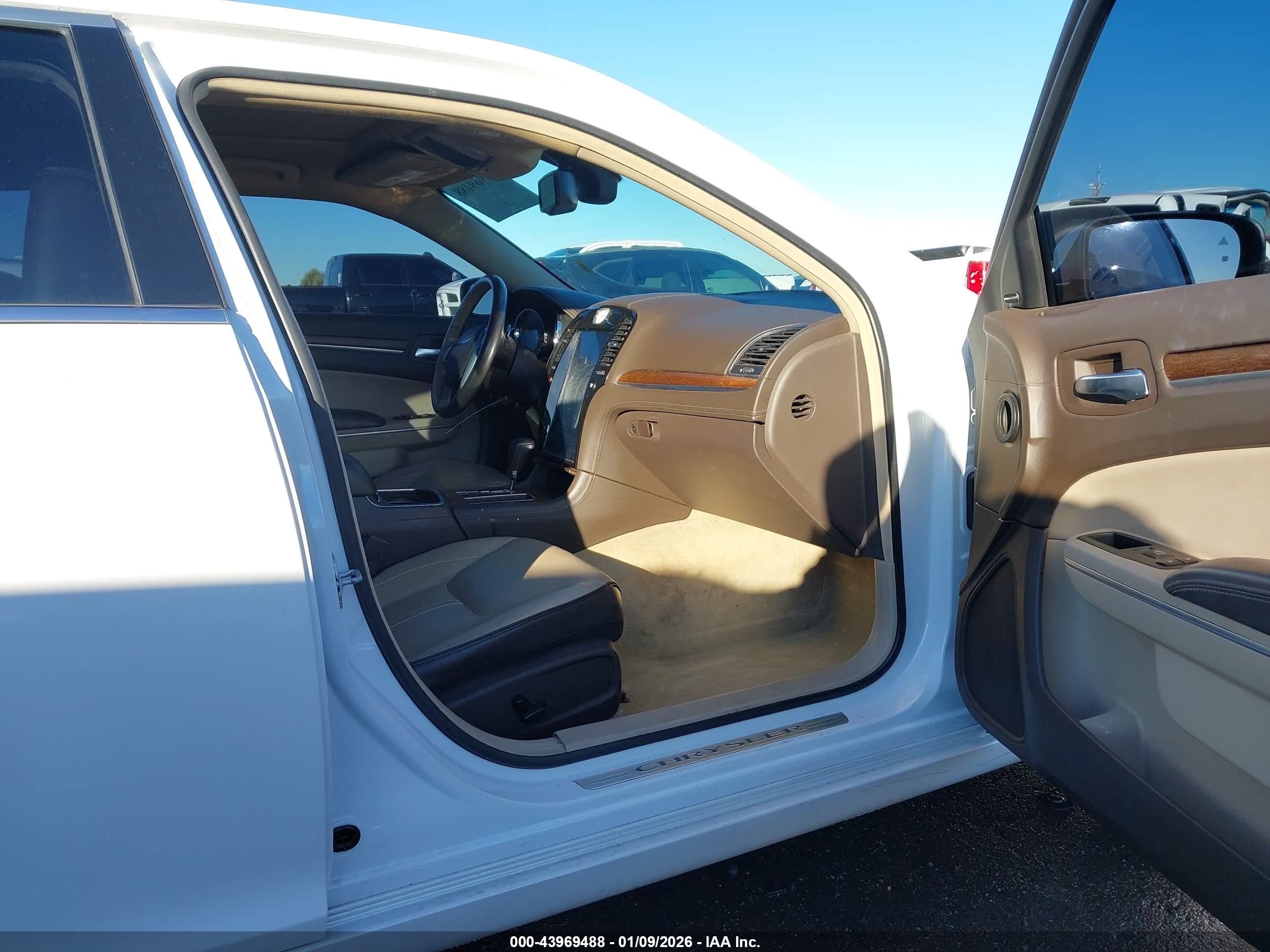 CHRYSLER 300C image 5