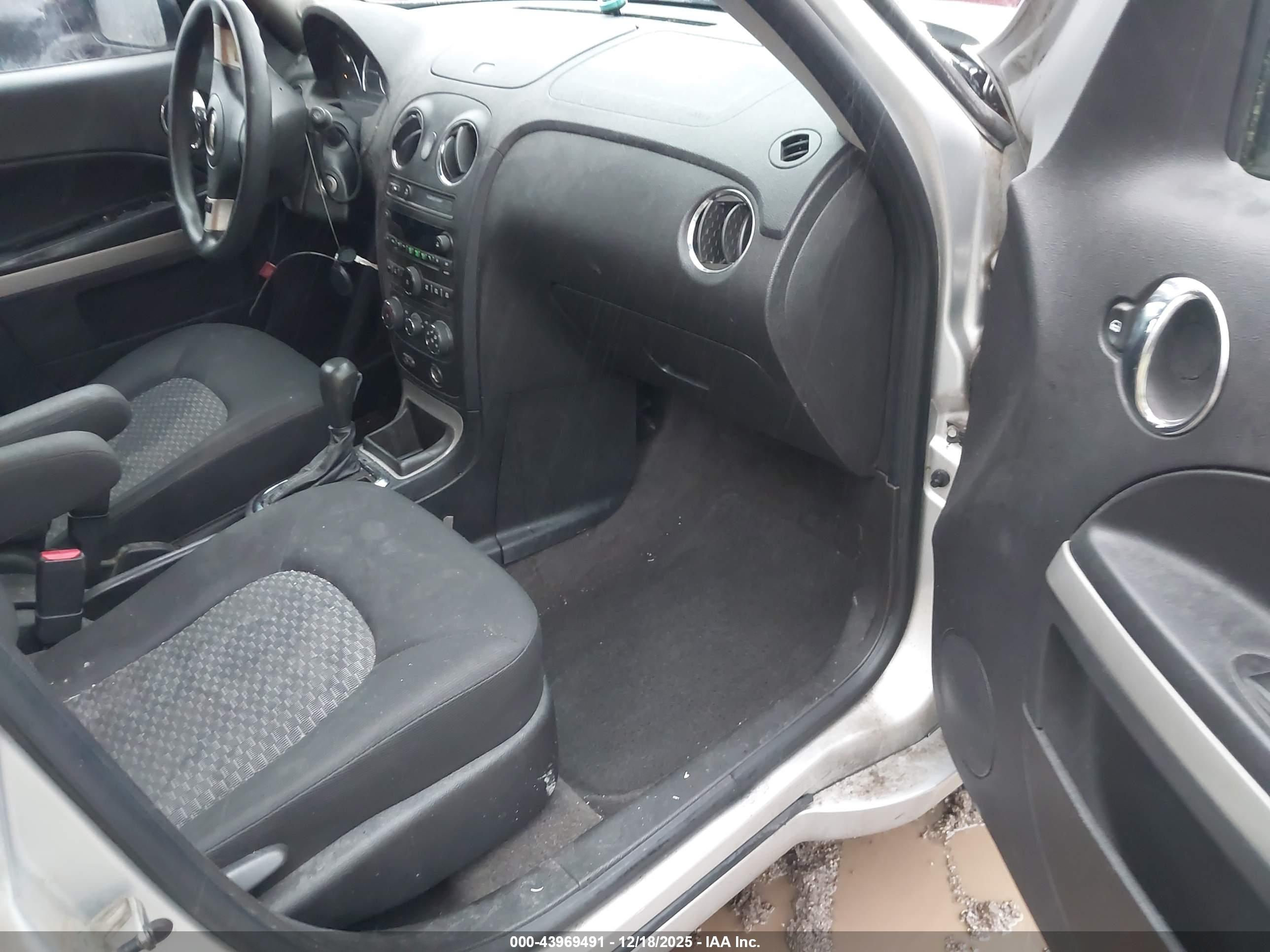 CHEVROLET HHR image 5
