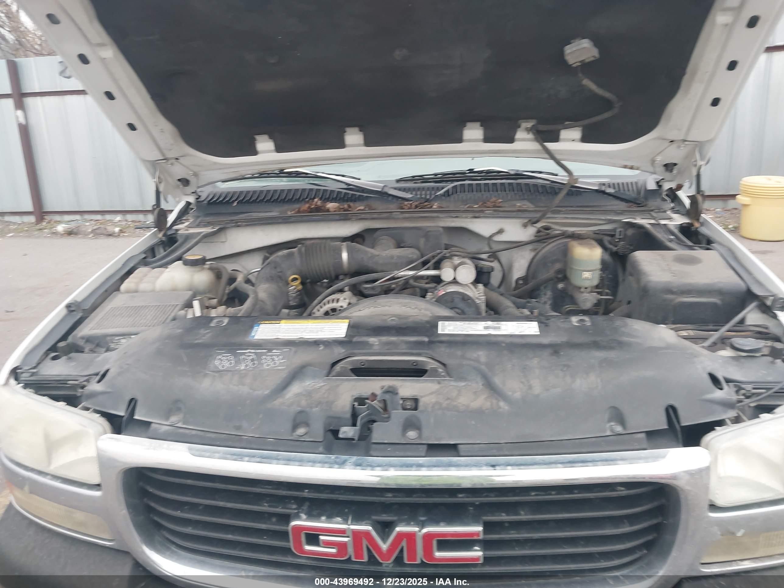 GMC SIERRA image 10