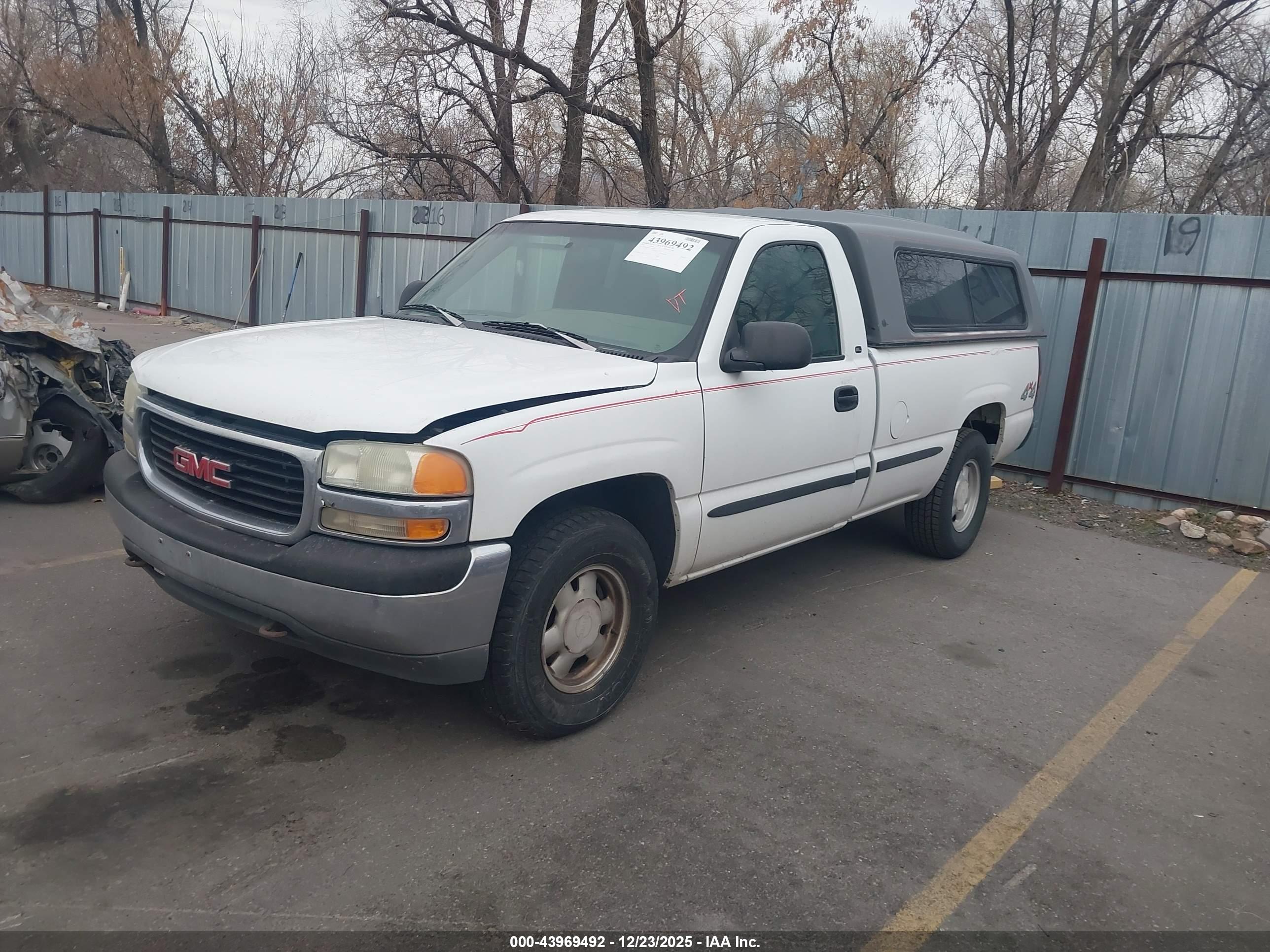 GMC SIERRA image 2