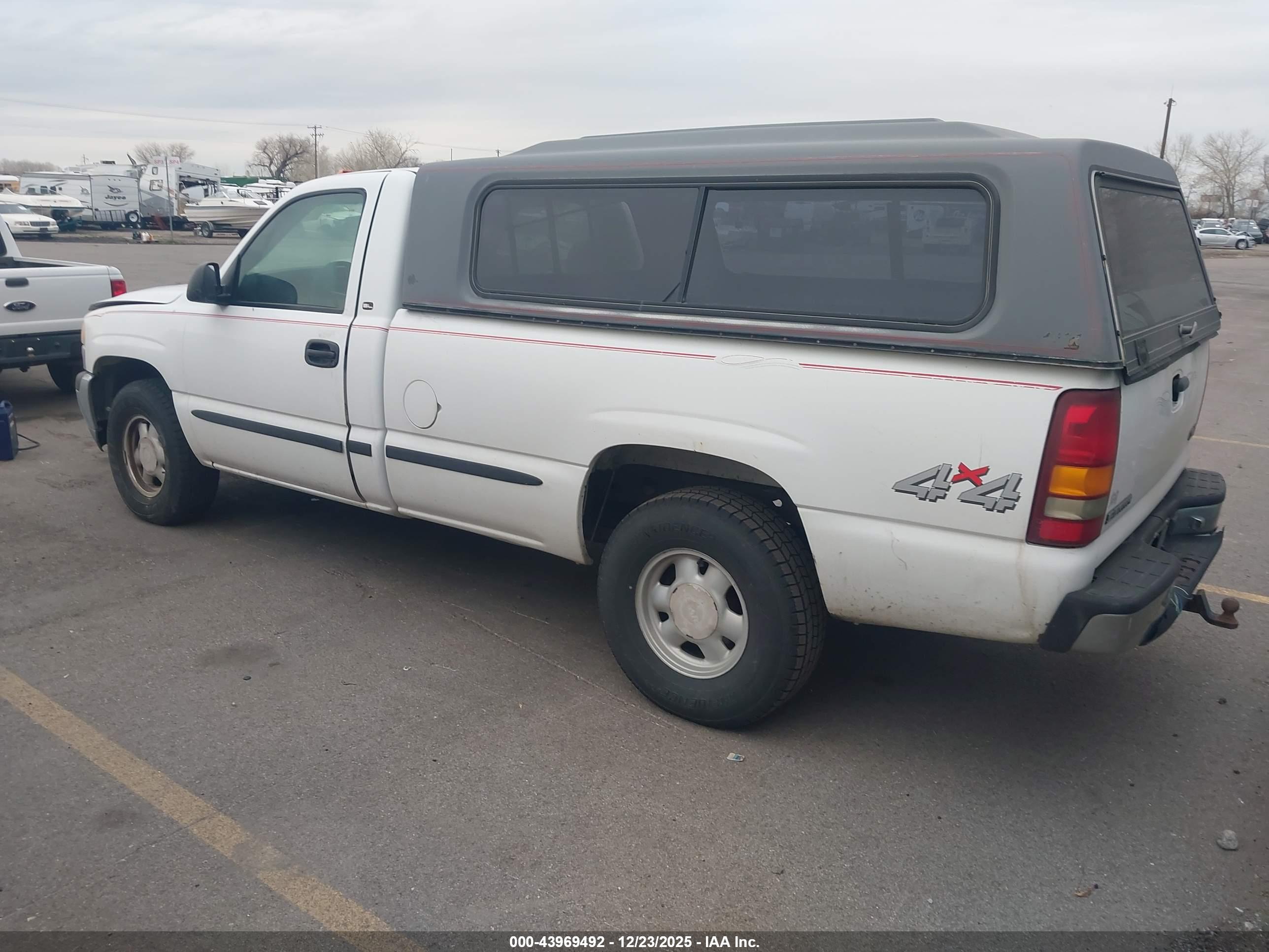 GMC SIERRA image 3