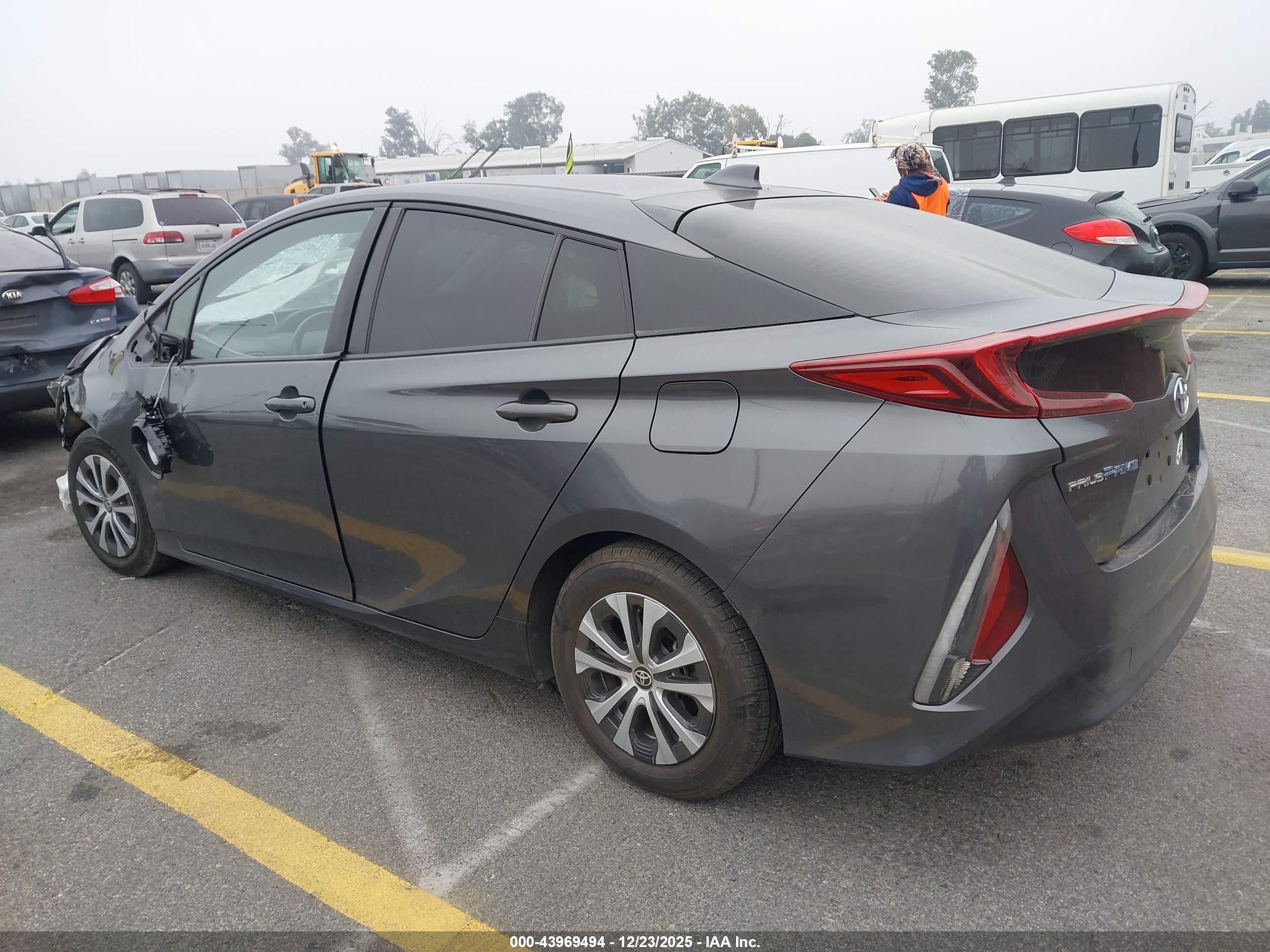 TOYOTA PRIUS image 3