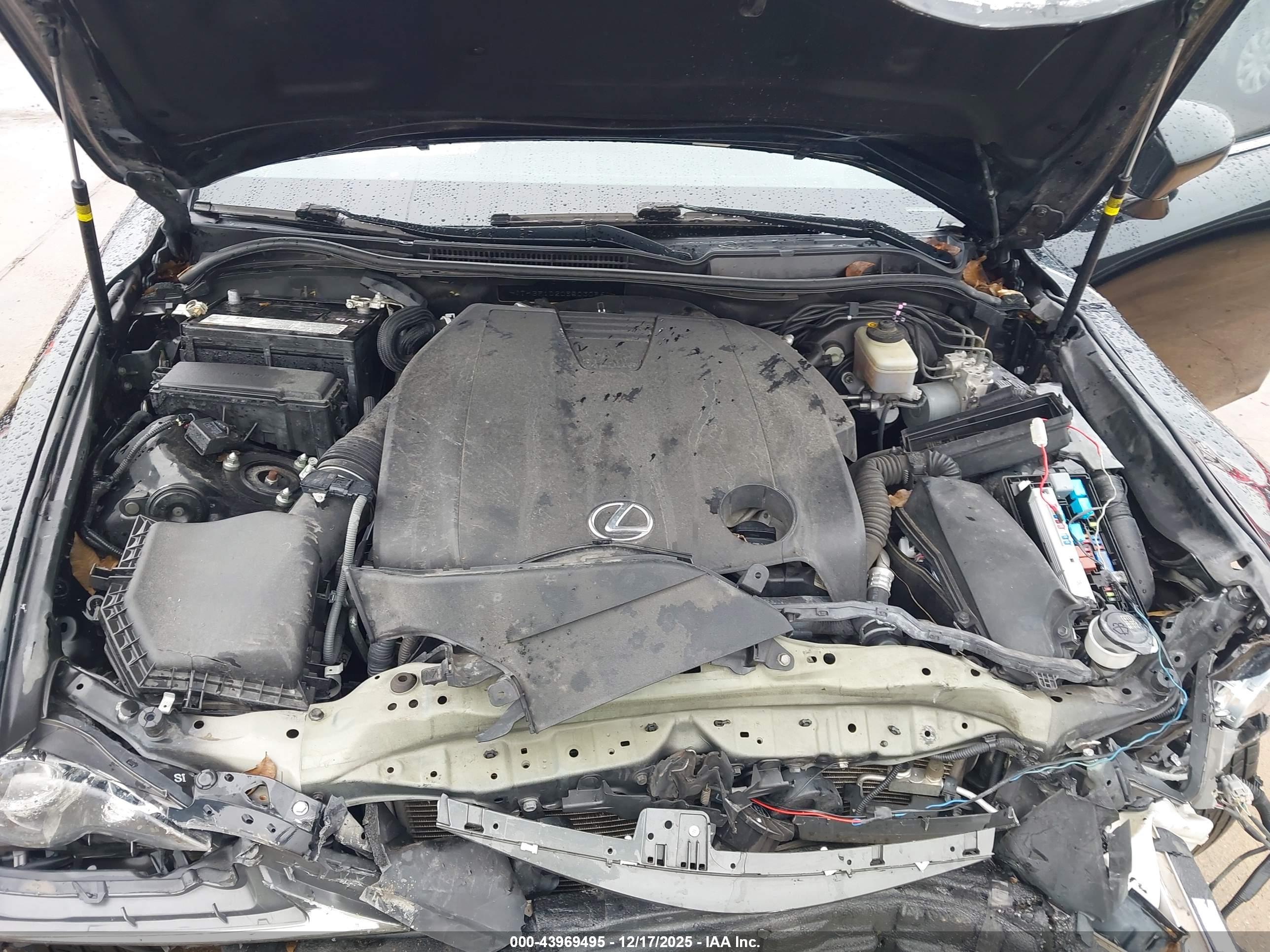 LEXUS IS image 10