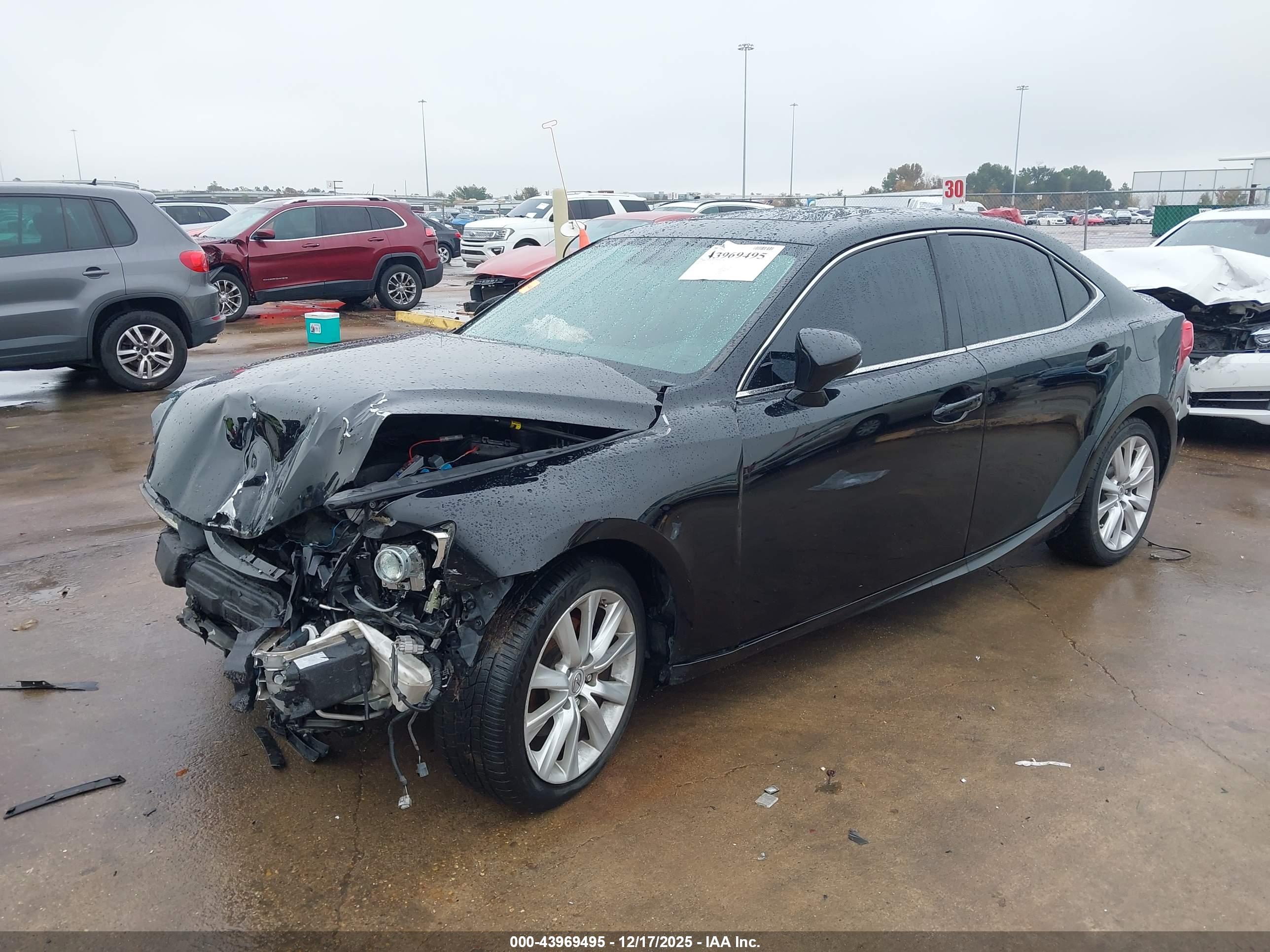 LEXUS IS image 2