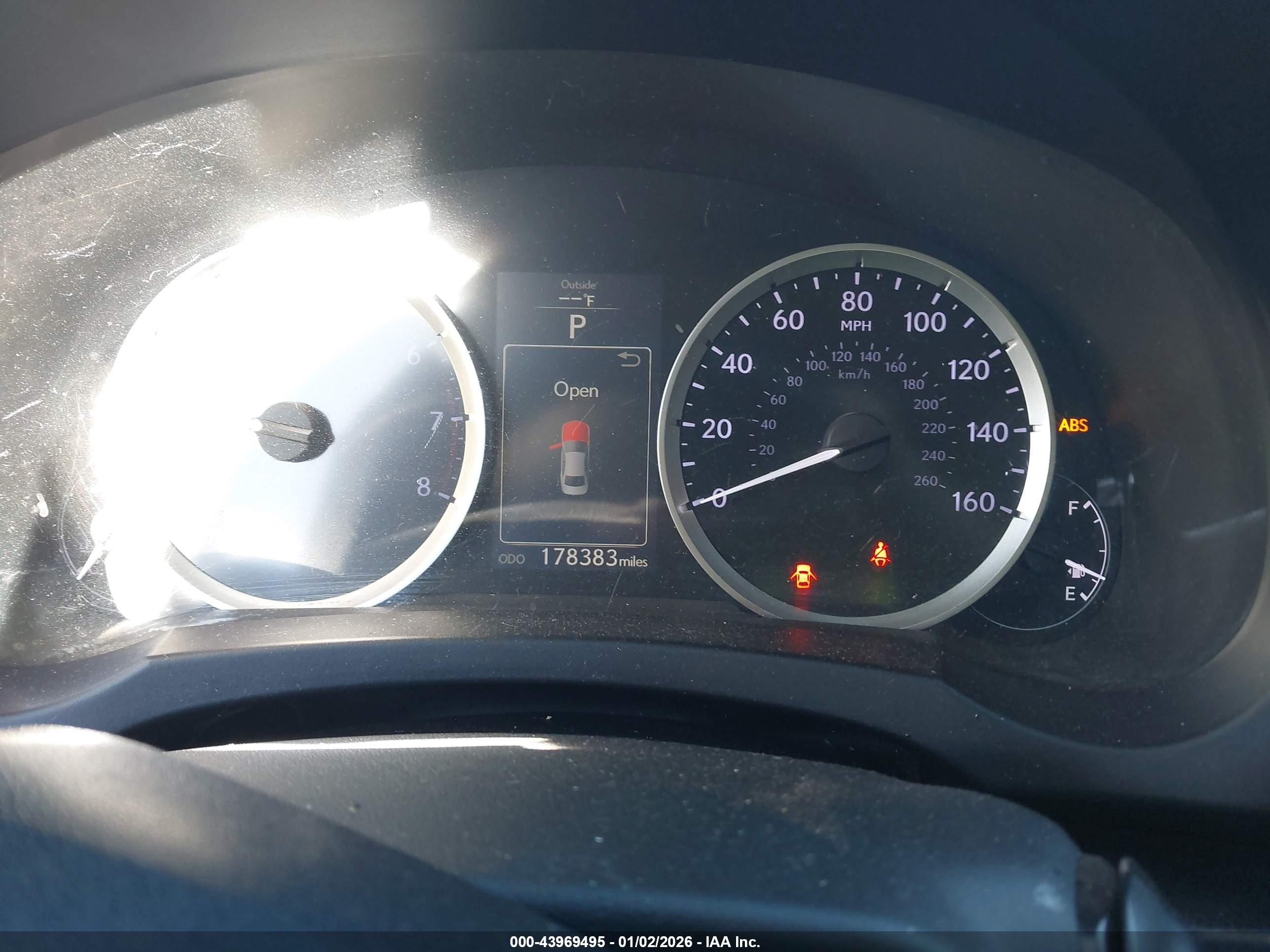 LEXUS IS image 7