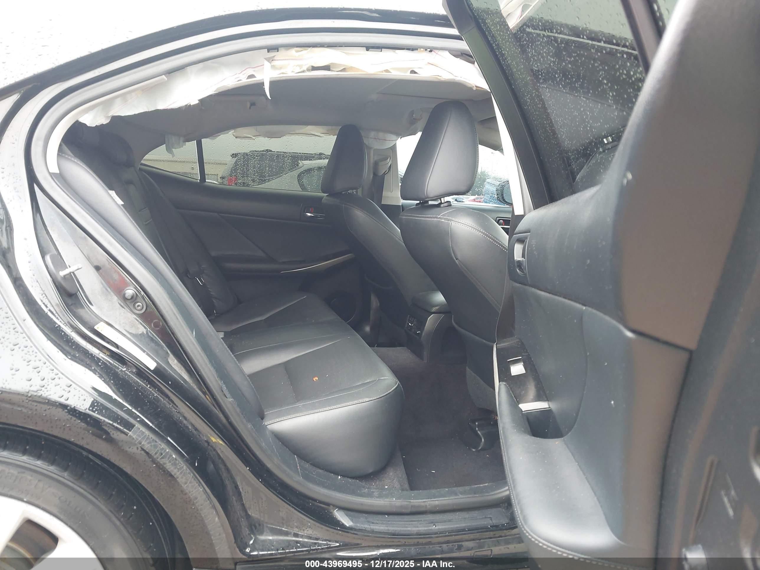 LEXUS IS image 8