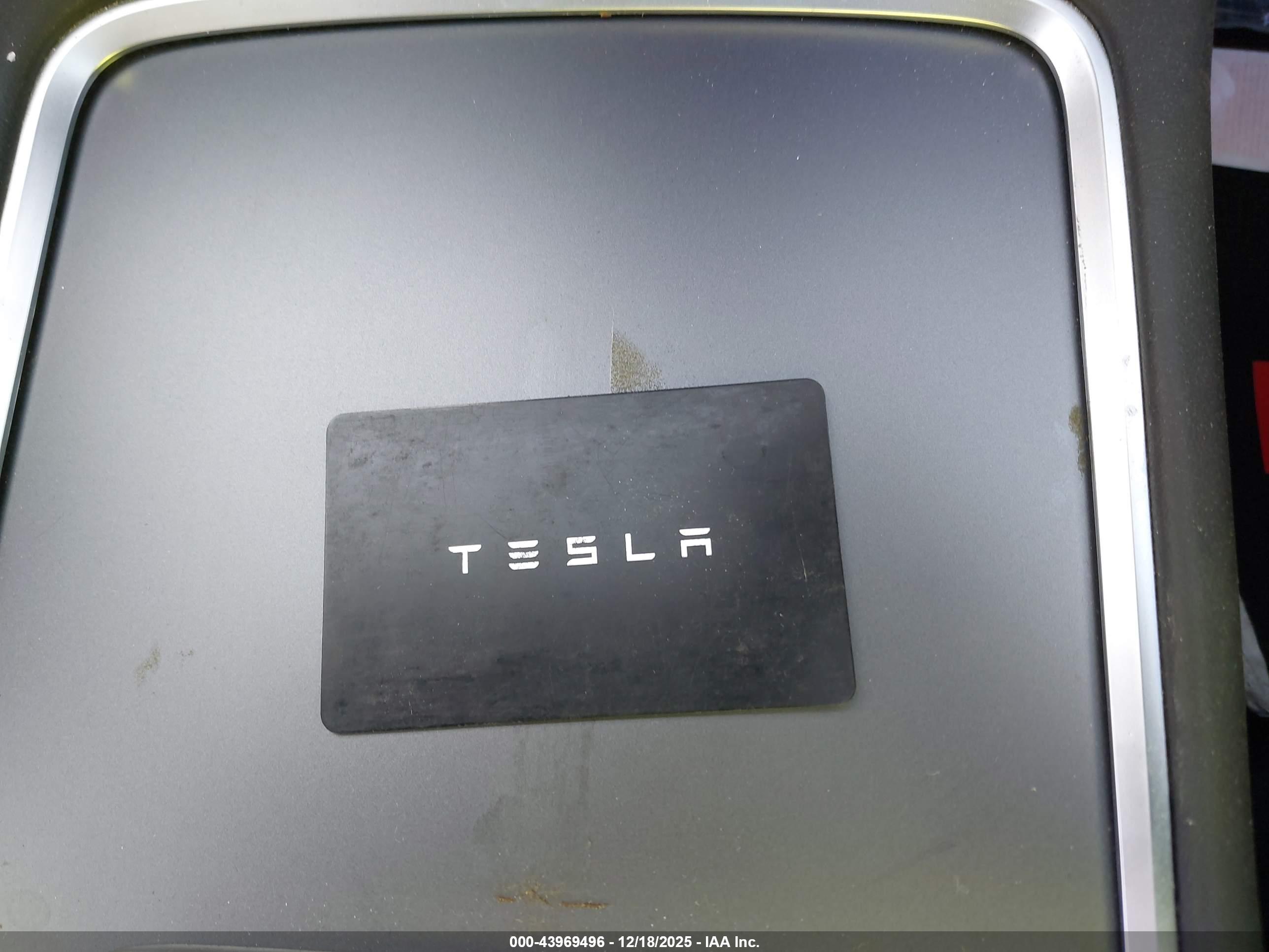 TESLA MODEL image 11