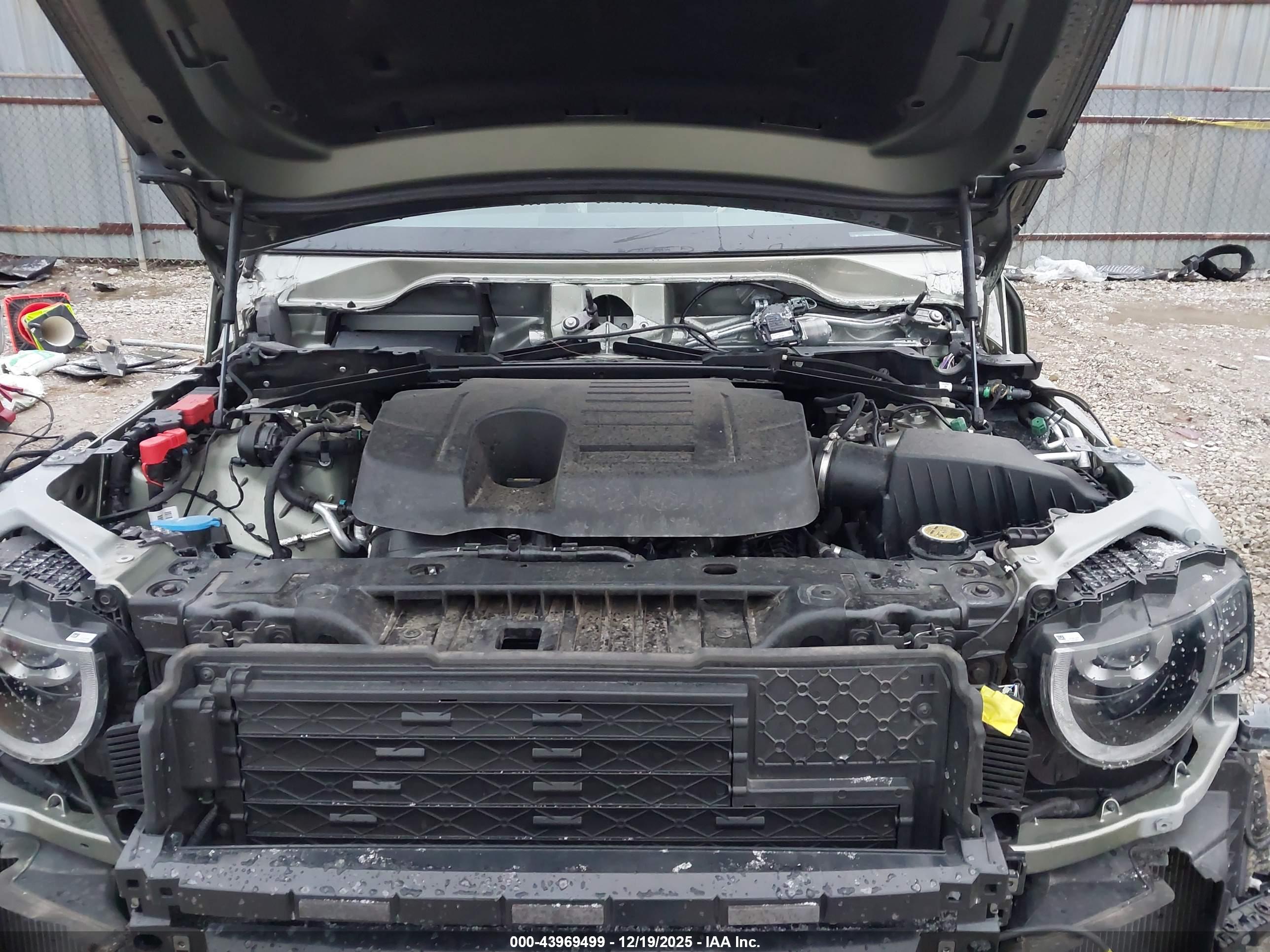 LAND ROVER image 10