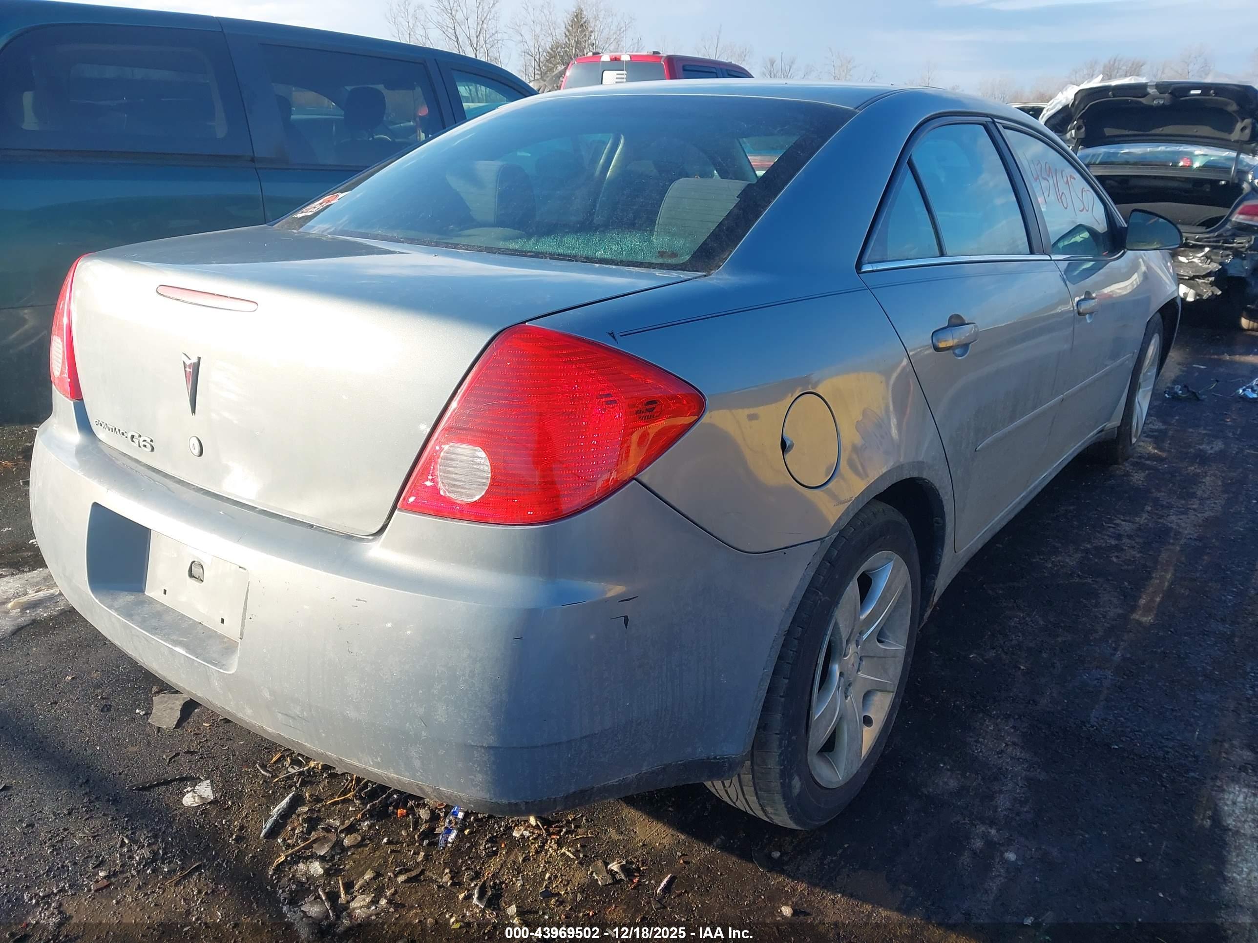 PONTIAC G6 image 4