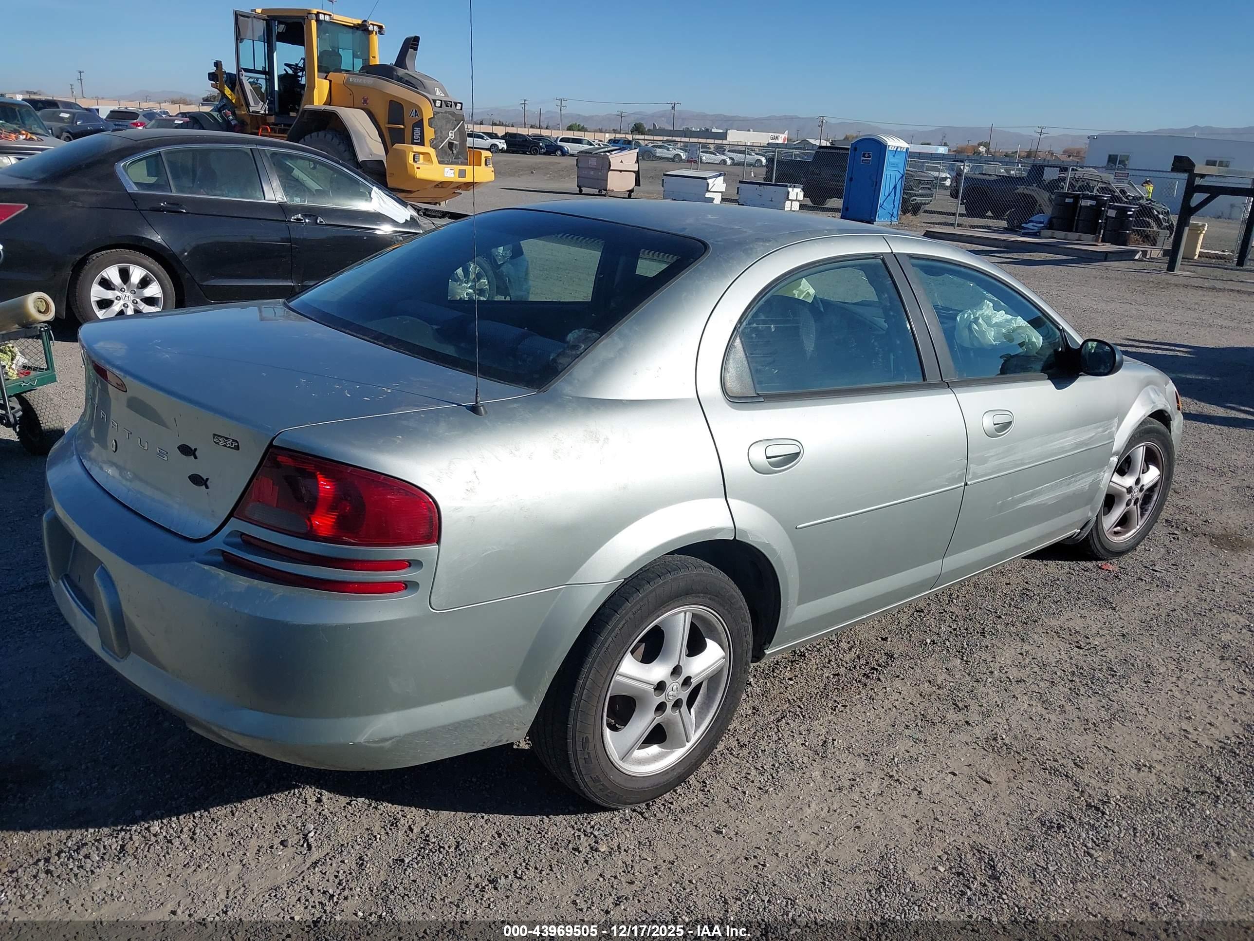DODGE STRATUS image 4
