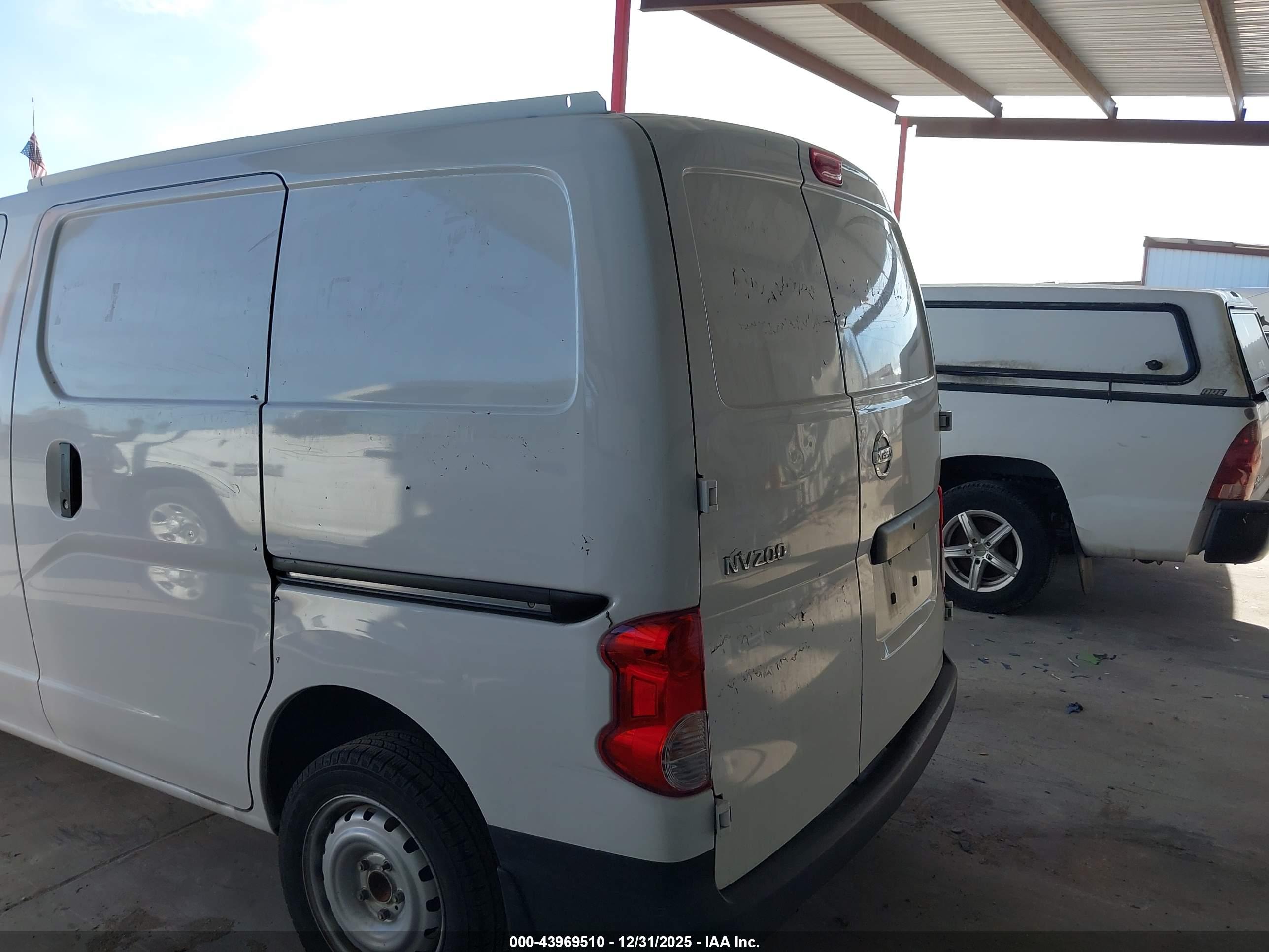 NISSAN NV200 image 3