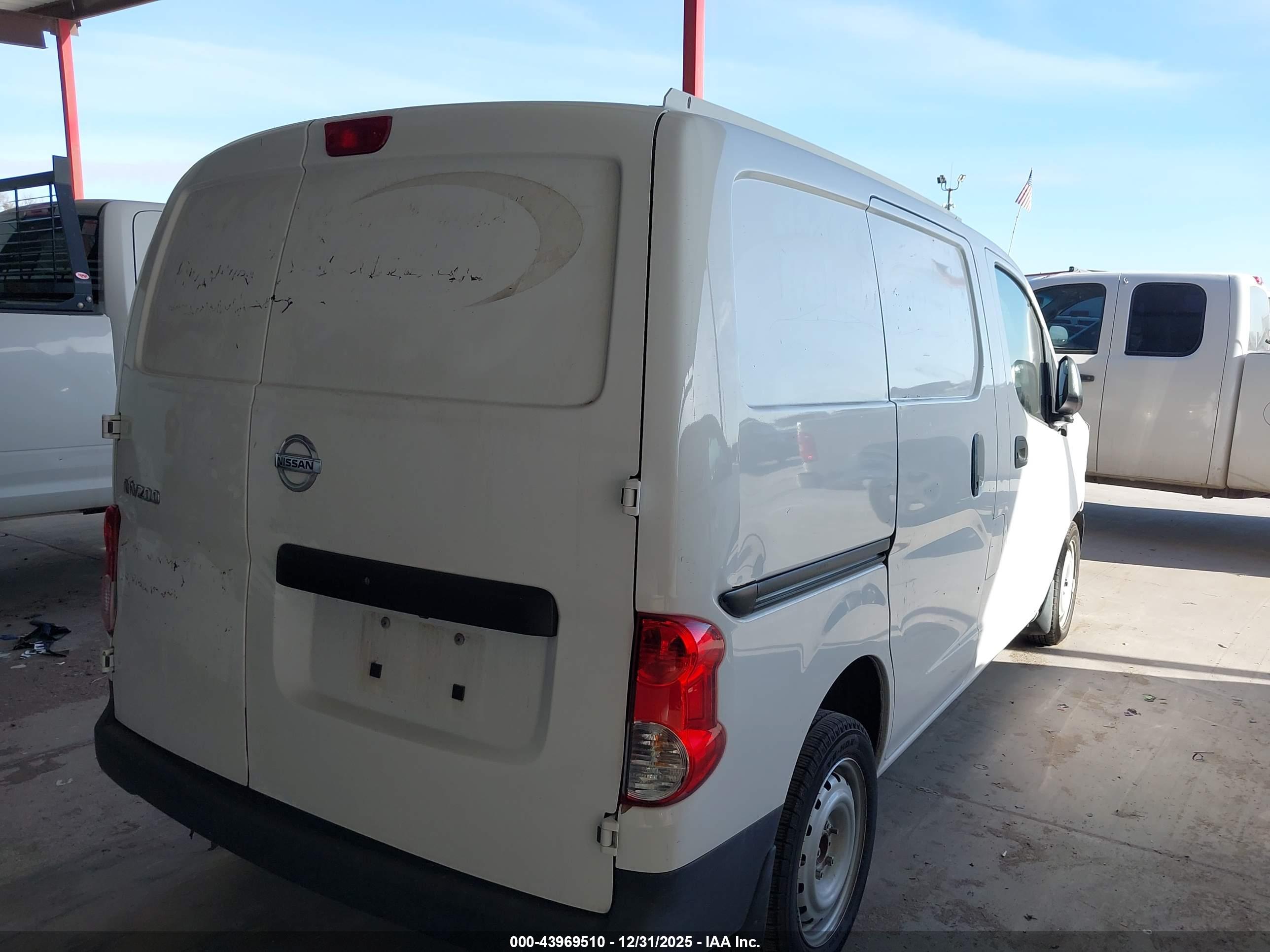 NISSAN NV200 image 4