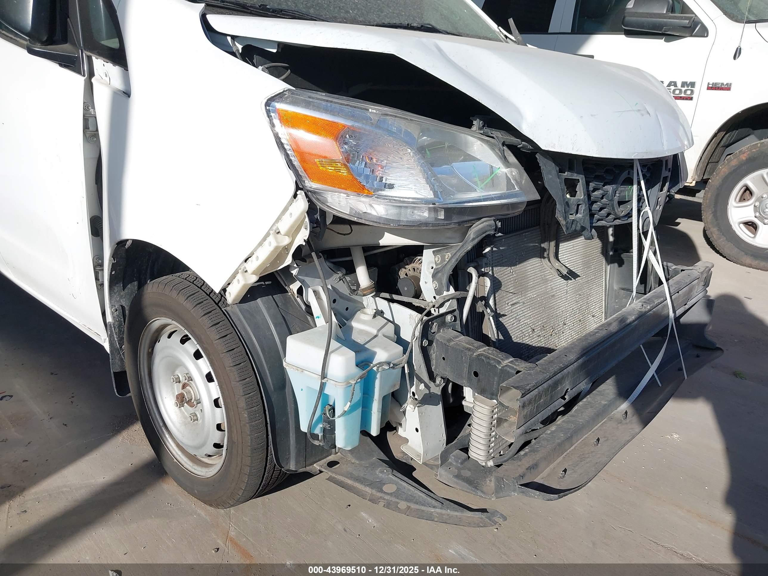 NISSAN NV200 image 6