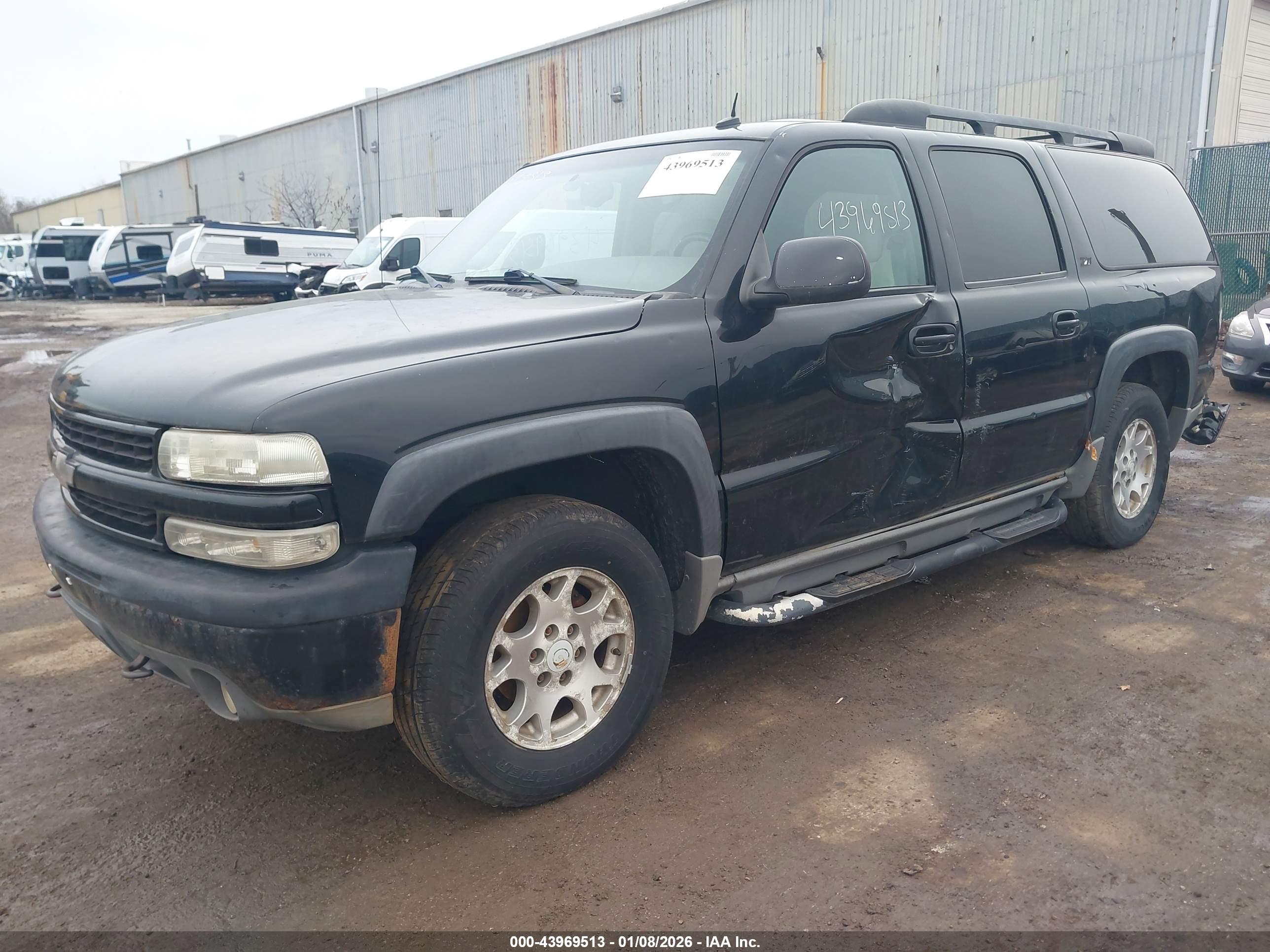 CHEVROLET SUBURBAN image 2